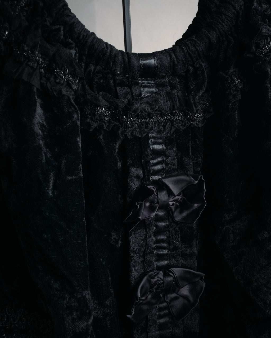 “COMME des GARÇONS” 2005 AW Velvet lace circle handle bag