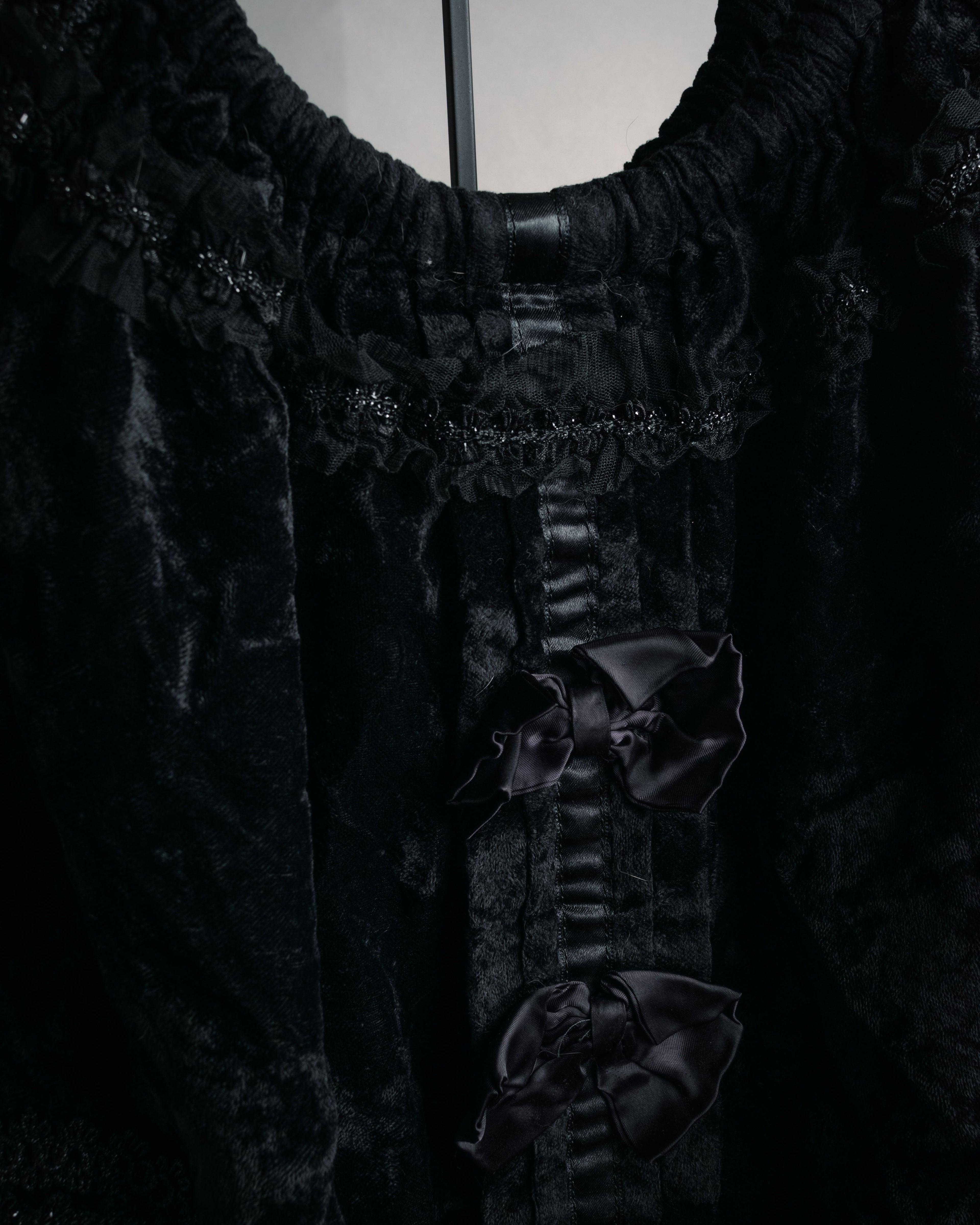 “COMME des GARÇONS” 2005 AW Velvet lace circle handle bag