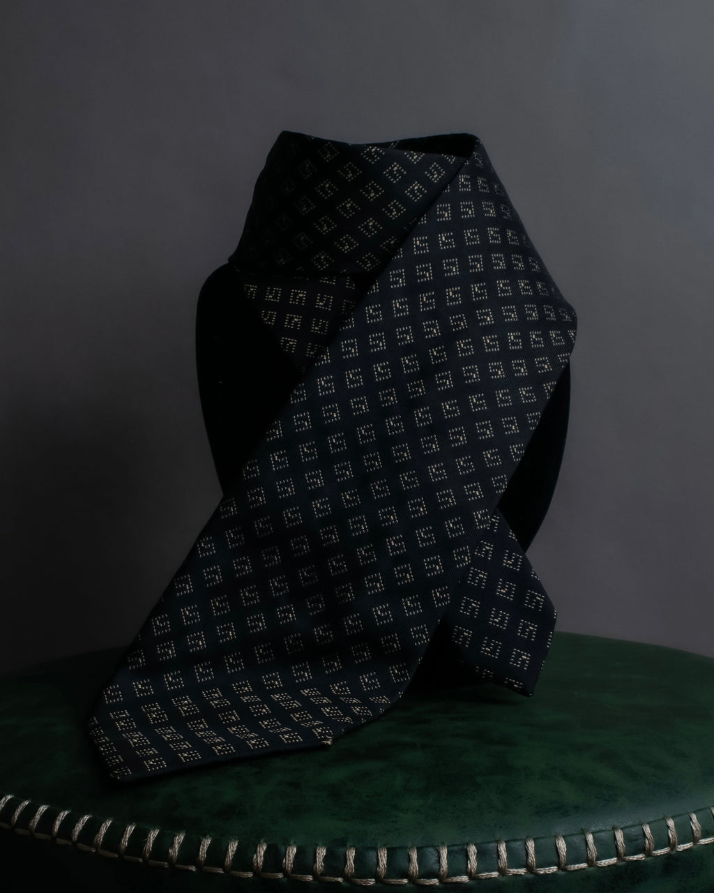 "GUCCI" G motif pattern silk necktie