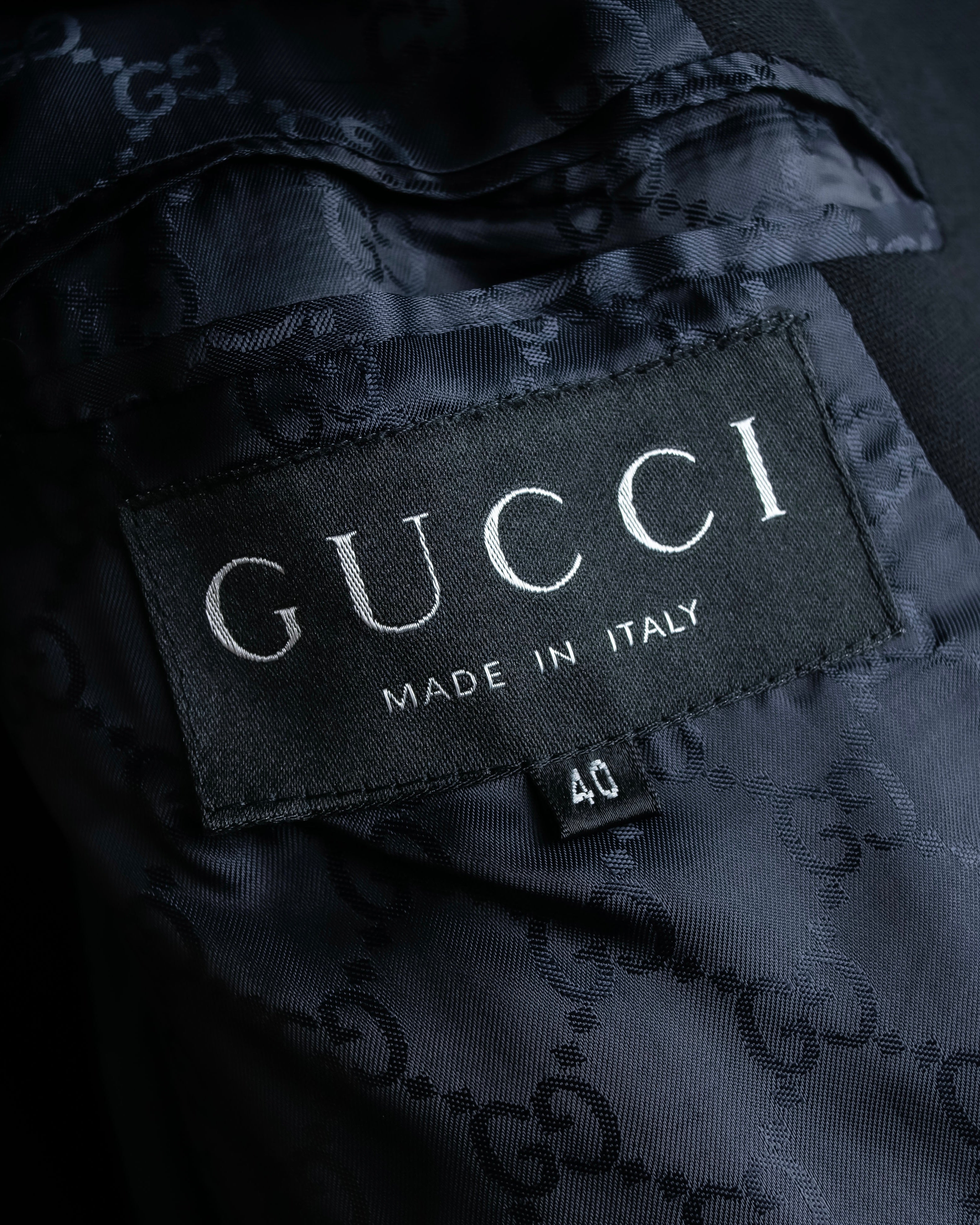 "GUCCI" 90's Beautiful draping fly-front tailored jacket