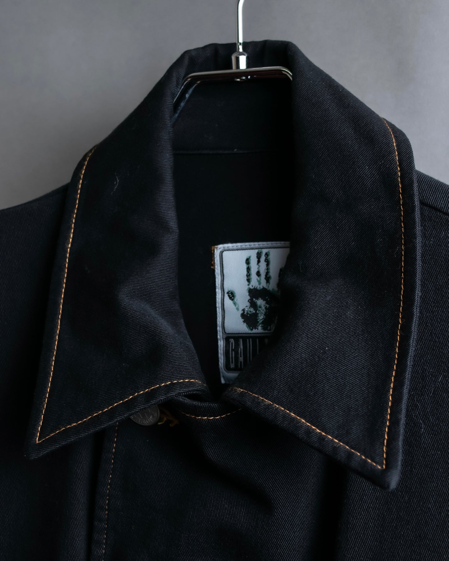 "JEAN PAUL GAULTIER JEANS"
Military detail stitching denim coat