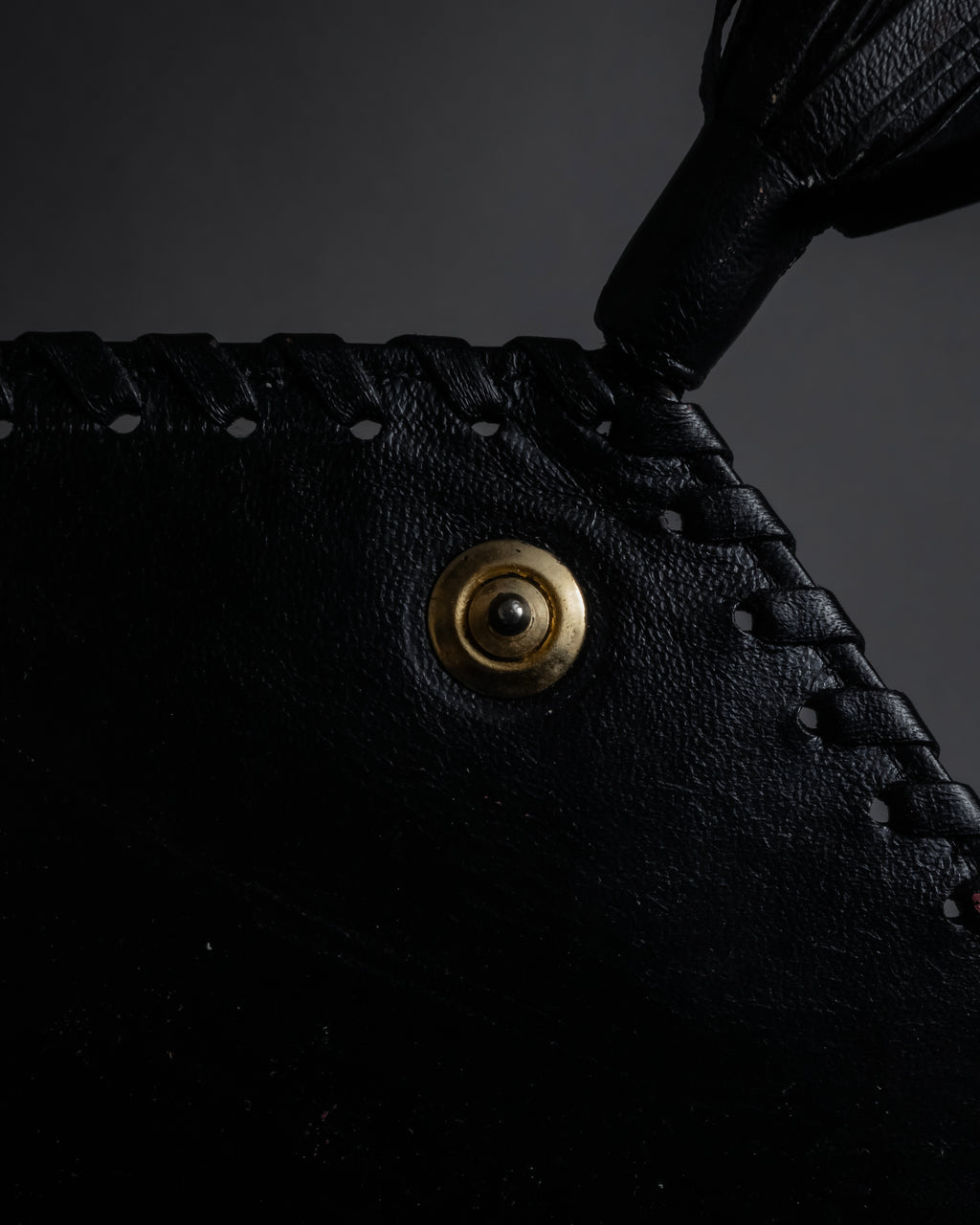 "YVES SAINT LAURENT" 80's-90's Logo engraved tassel detail bag