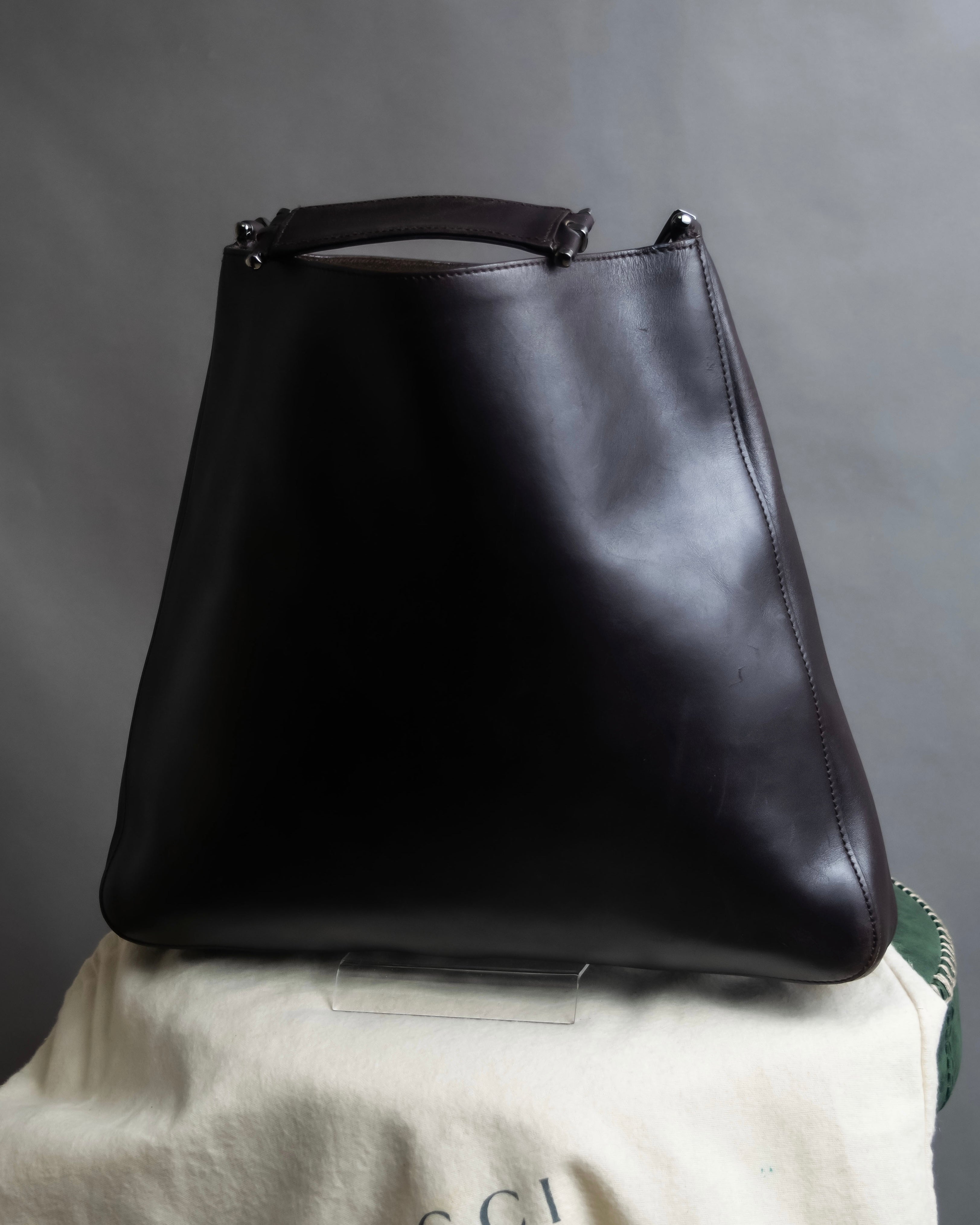 "GUCCI" Metal handle detail brown leather bag