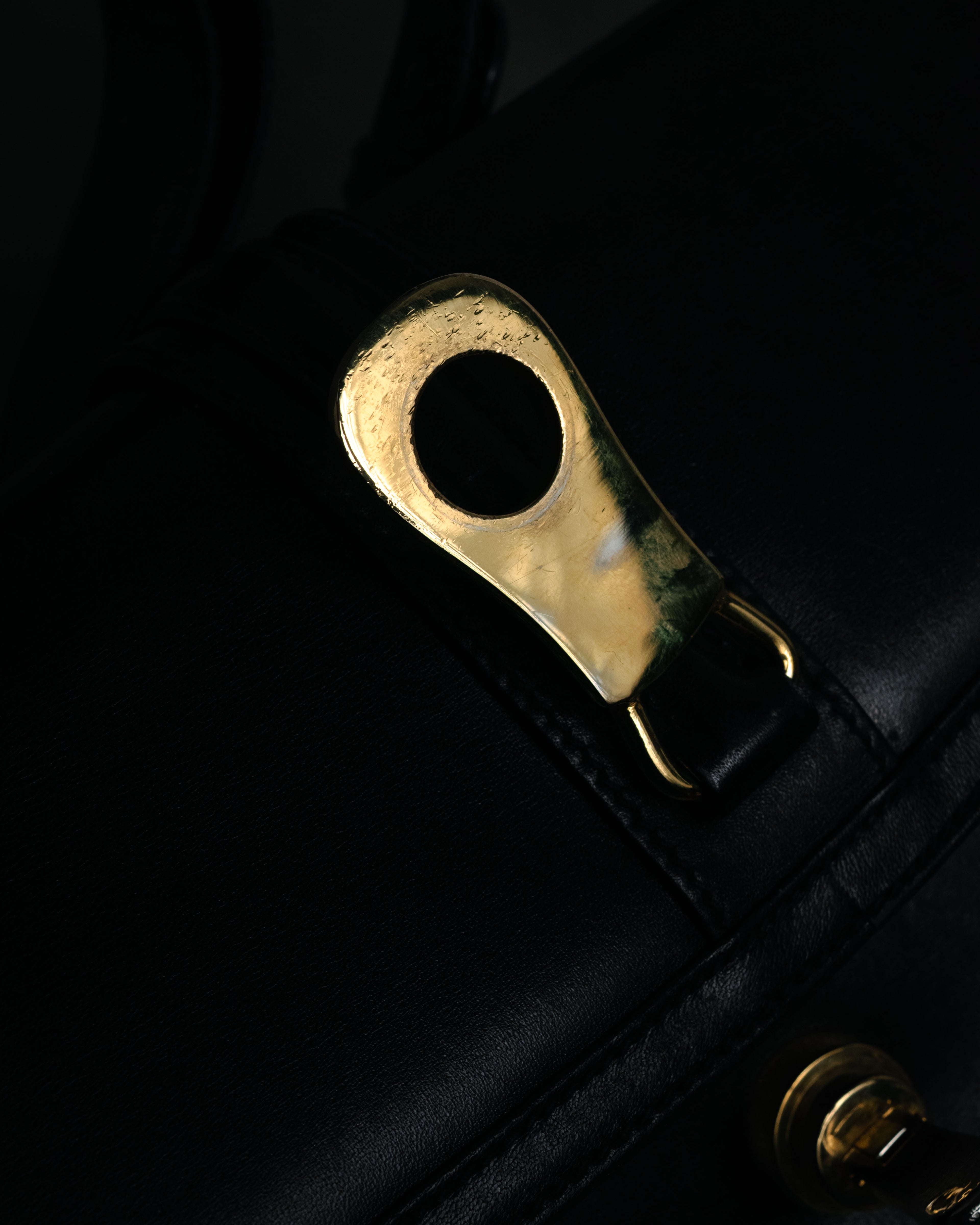 "GUCCI" 70’s boutique push lock box calf shoulder bag