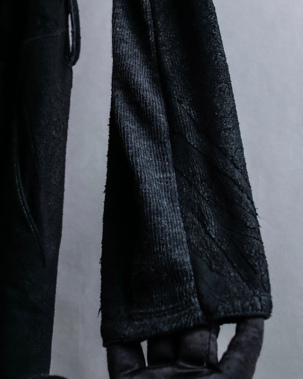 "ISAAC SELLAM" Cut-off design belted leather jacket