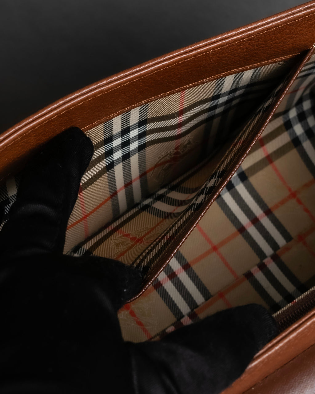 "BURBERRYS" Horizontal design camel grained leather bag