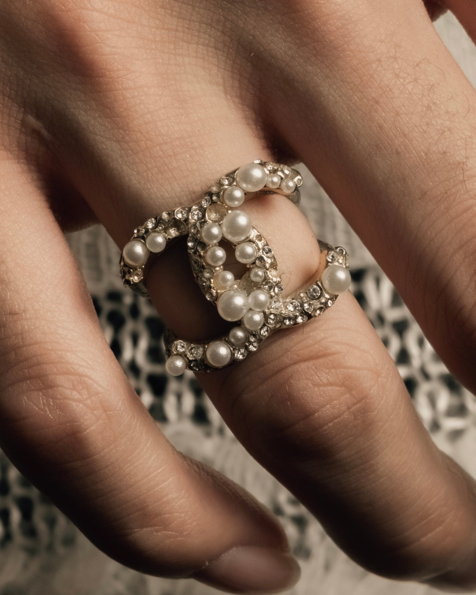 "CHANEL" Coco mark motif pearl strass design ring