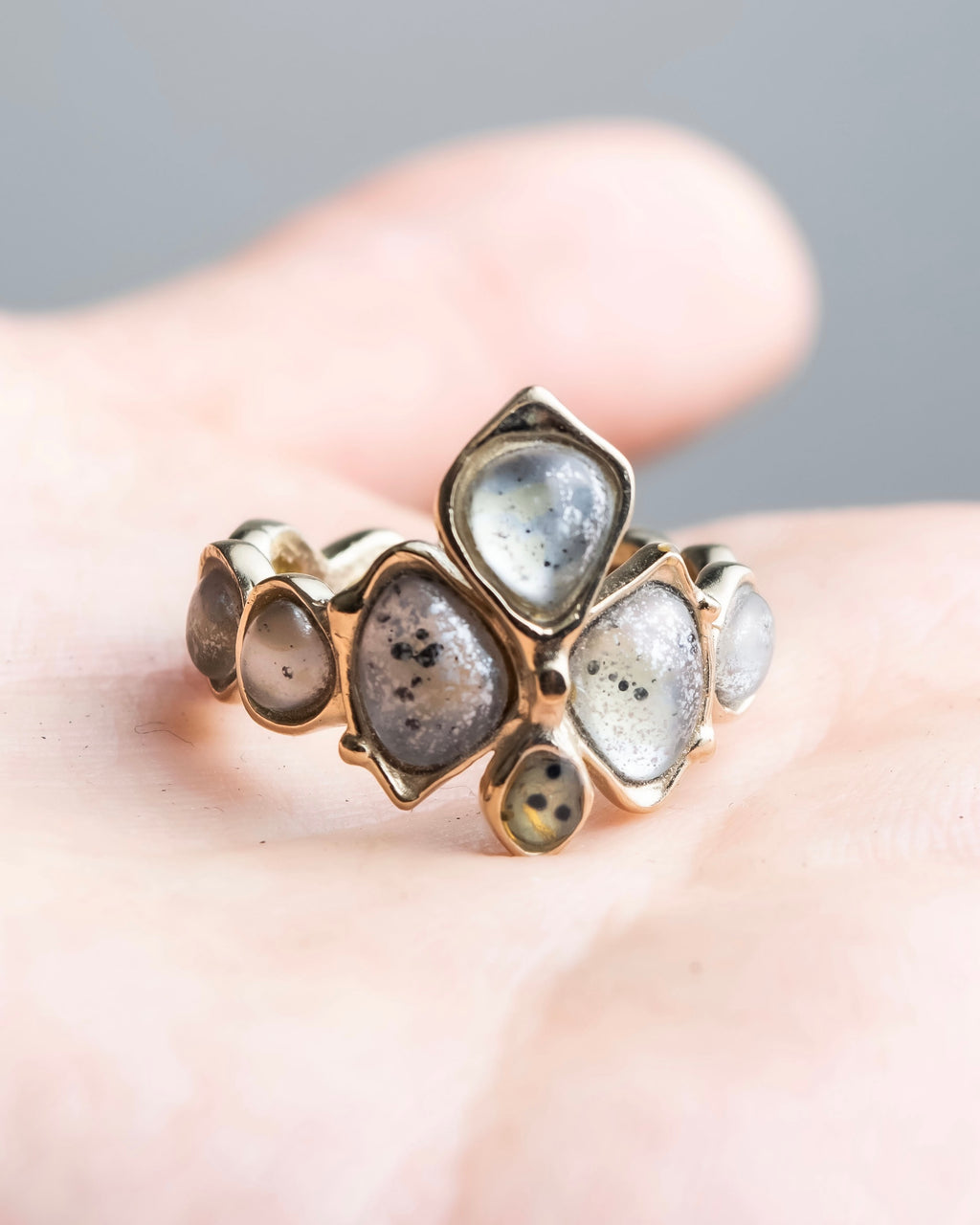 "CHANEL" Mysterious details stone ring