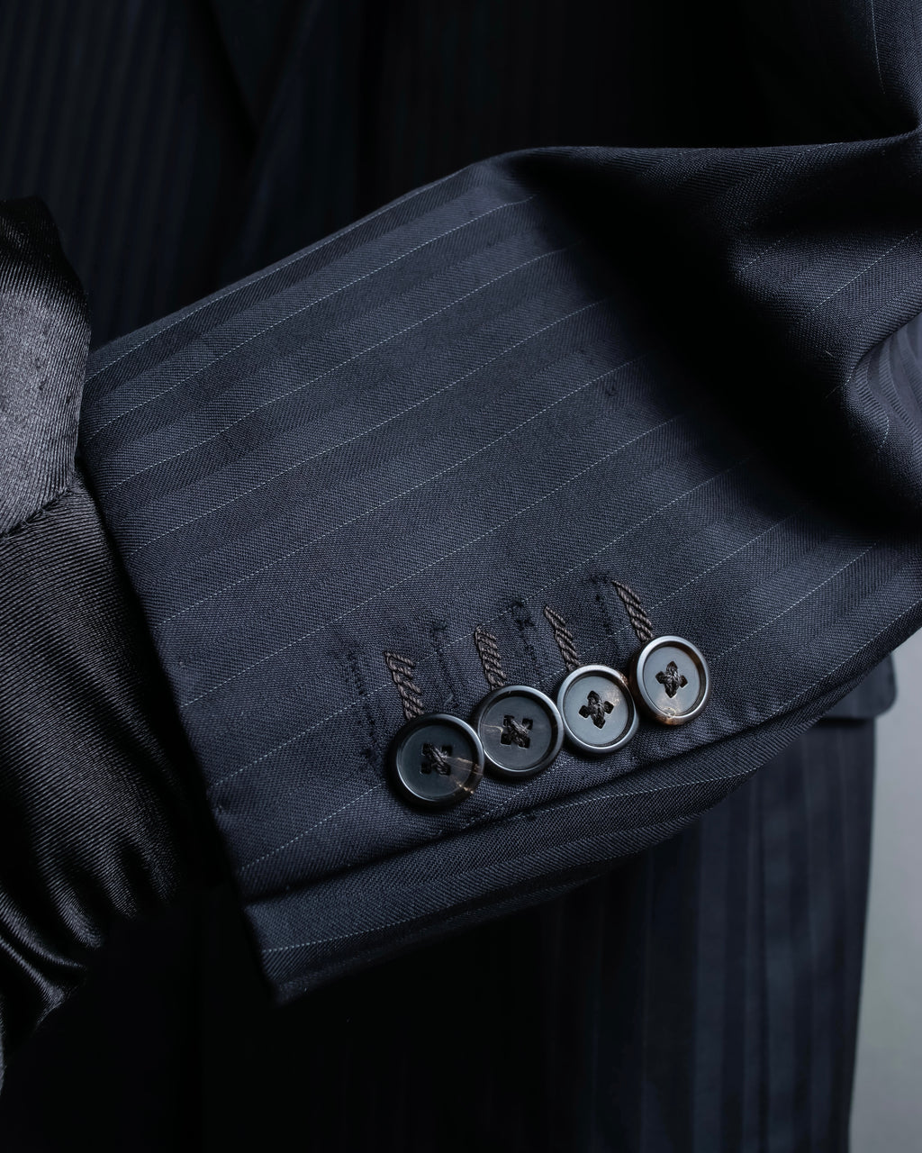 "LOUIS VUITTON" 2 button relaxed tailored jacket & no tuck tapered slacks set up