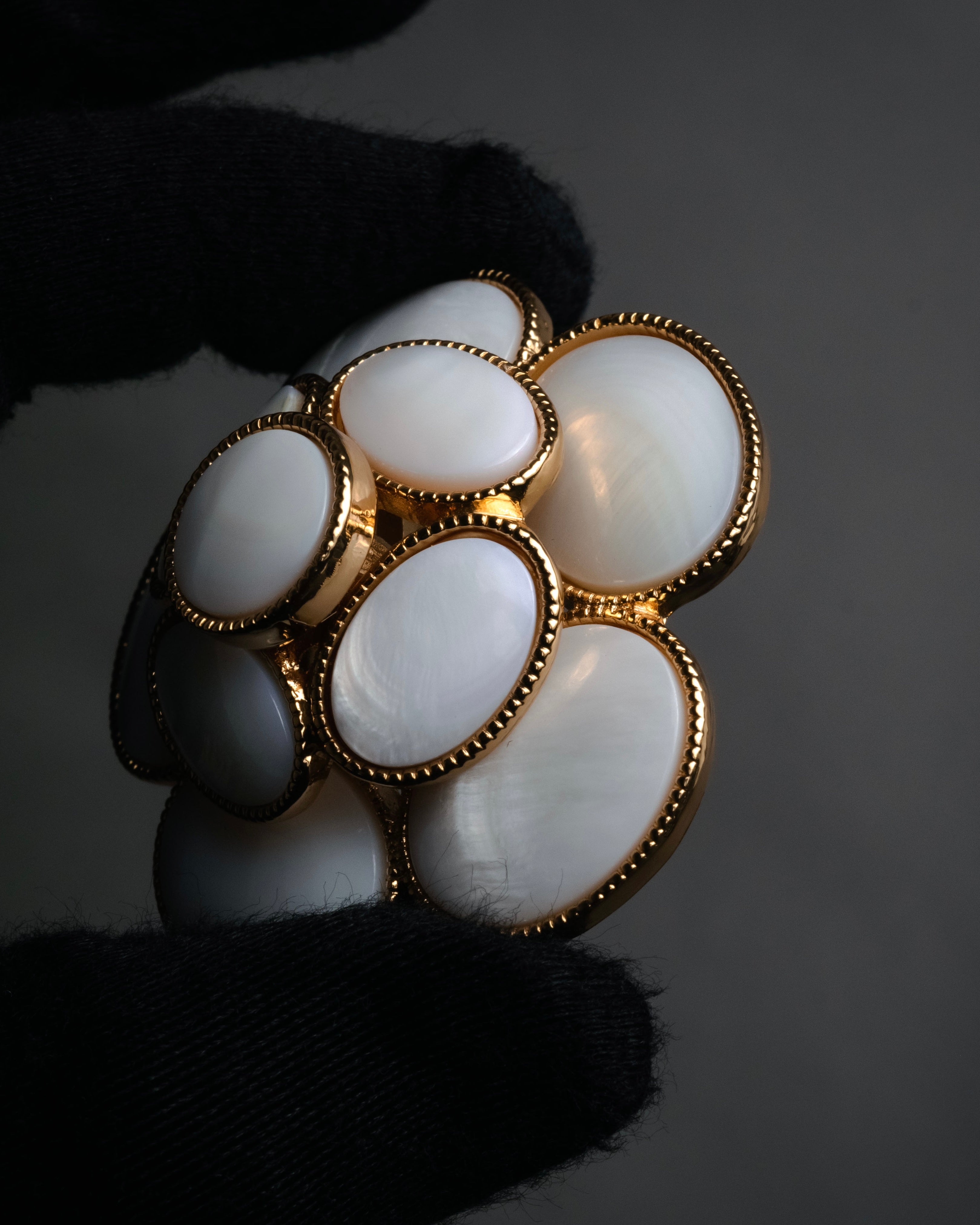 “VETEMENTS” 2017-2021 Archive-referenced mother of pearl flower brooch