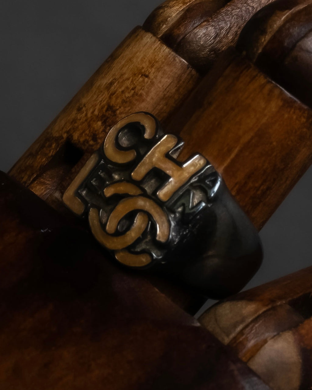 "CHANEL" Typography logo design round ring