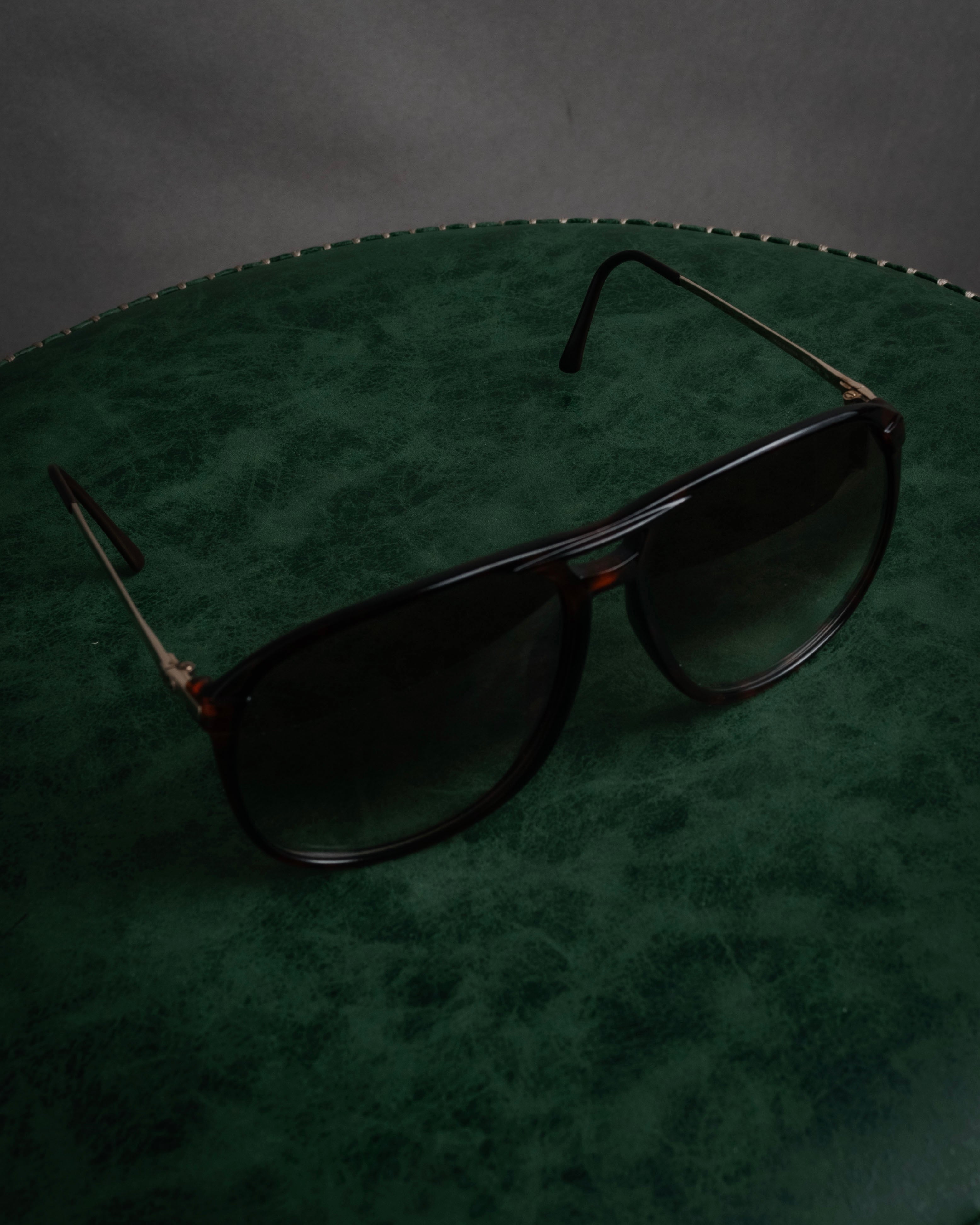 “Christian Dior MONSIEUR”
80’s Oversized aviator sunglasses