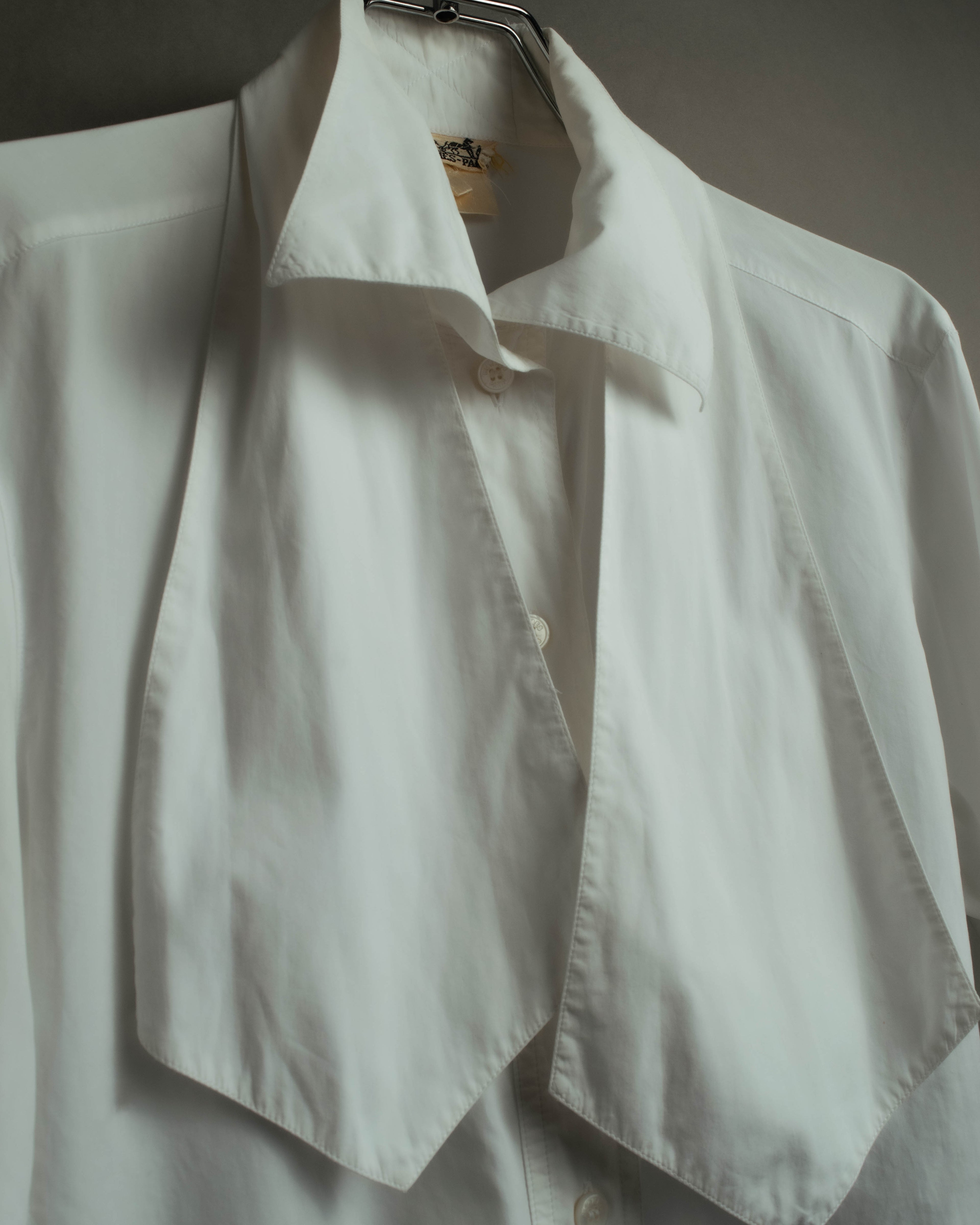 "Hermès" 70's-80's Elegant scarf collar shirt
