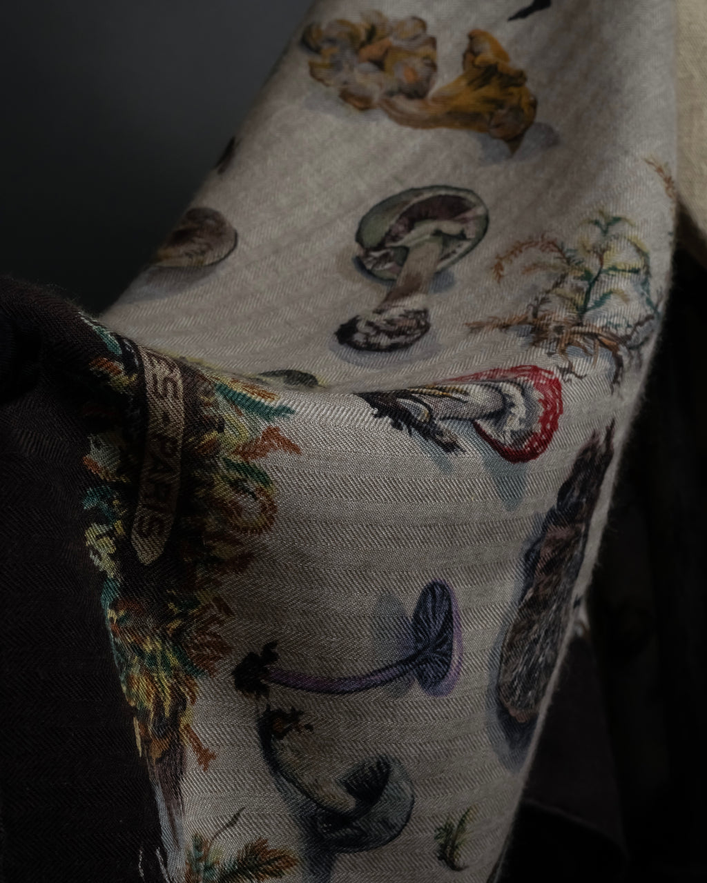 "HERMES" 80's Carré 90 Les Champignons II silk scarf