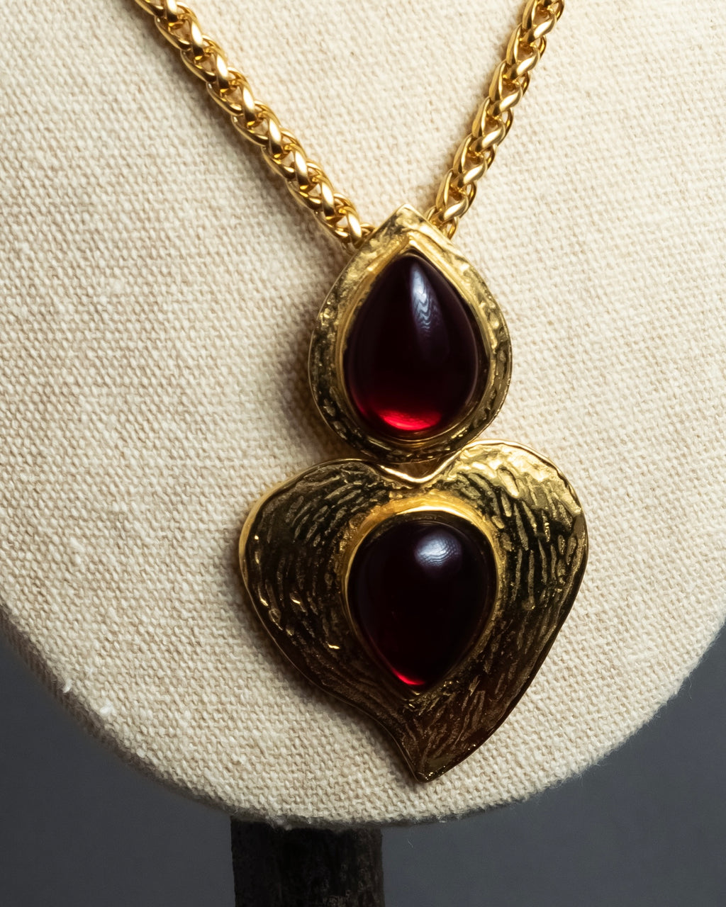 "YVES SAINT LAURENT" Vintage drop motif gold chain necklace