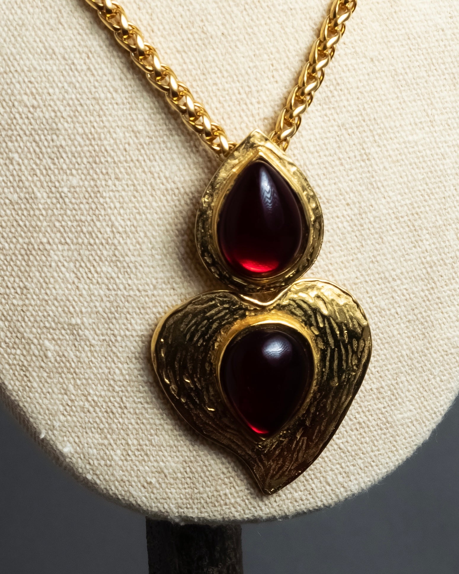 "YVES SAINT LAURENT" Vintage drop motif gold chain necklace