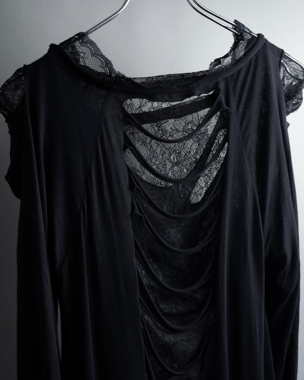 "RED VALENTINO" Distressed tulle skirt docking long pullover