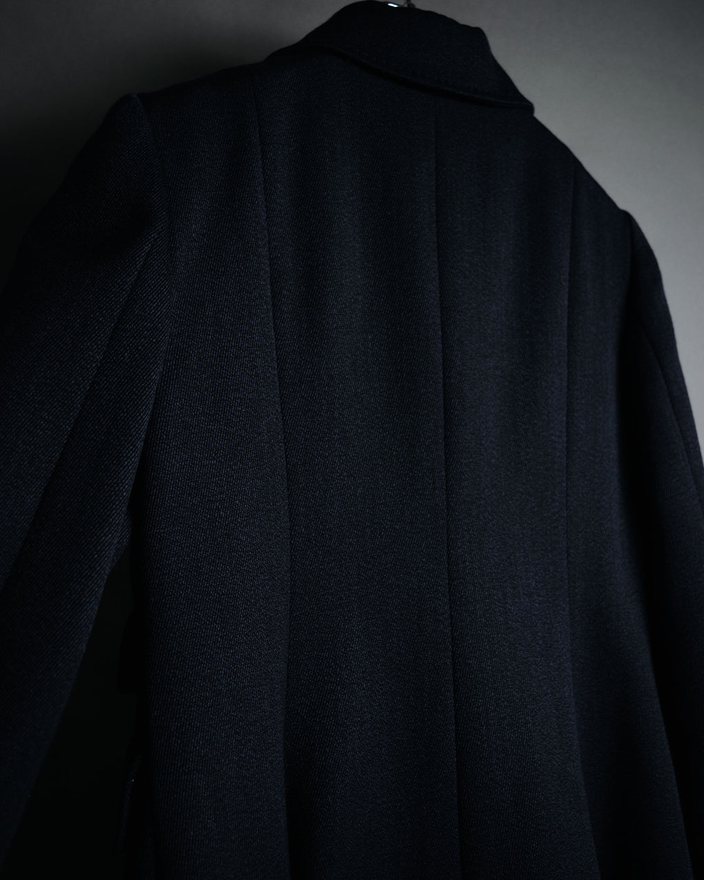 “MOSCHINO CHEAPANDCHIC”
00’s-10’s Tailored wool coat with double flap pockets