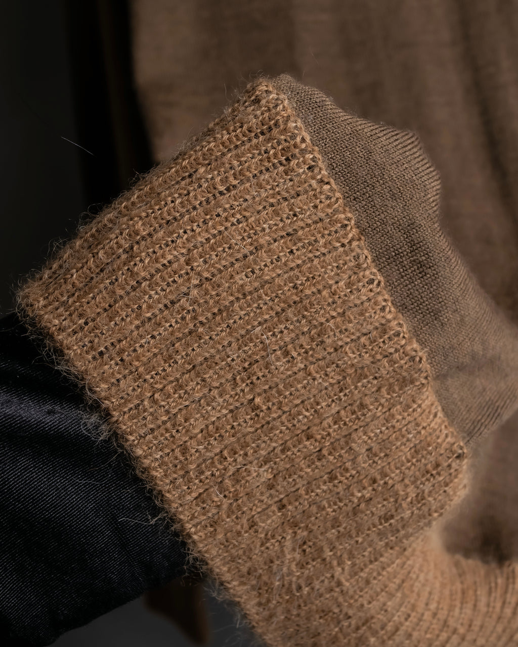 "HERMES" Gaultier period H logo engraved V-neck knit