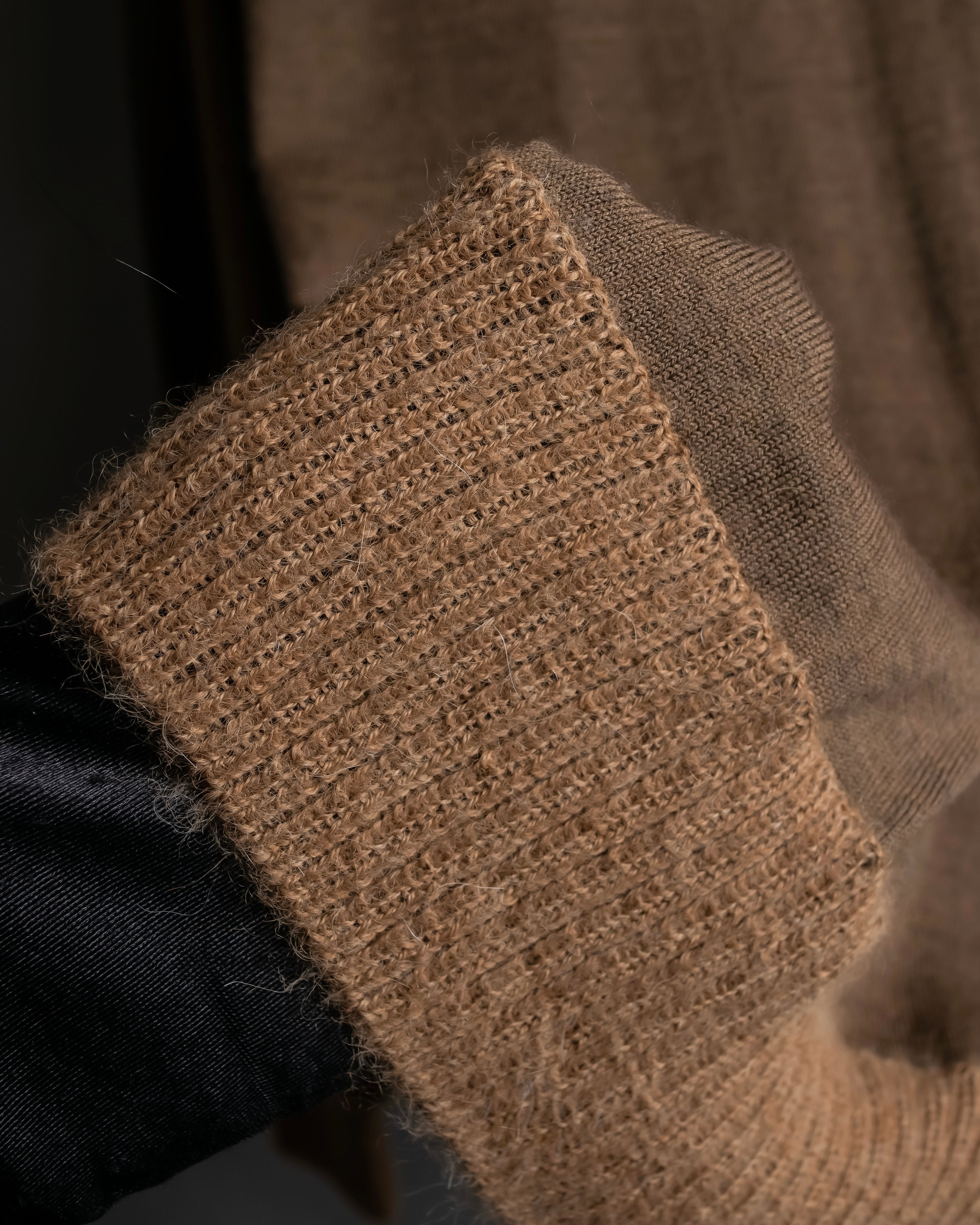 "HERMES" Gaultier period H logo engraved V-neck knit