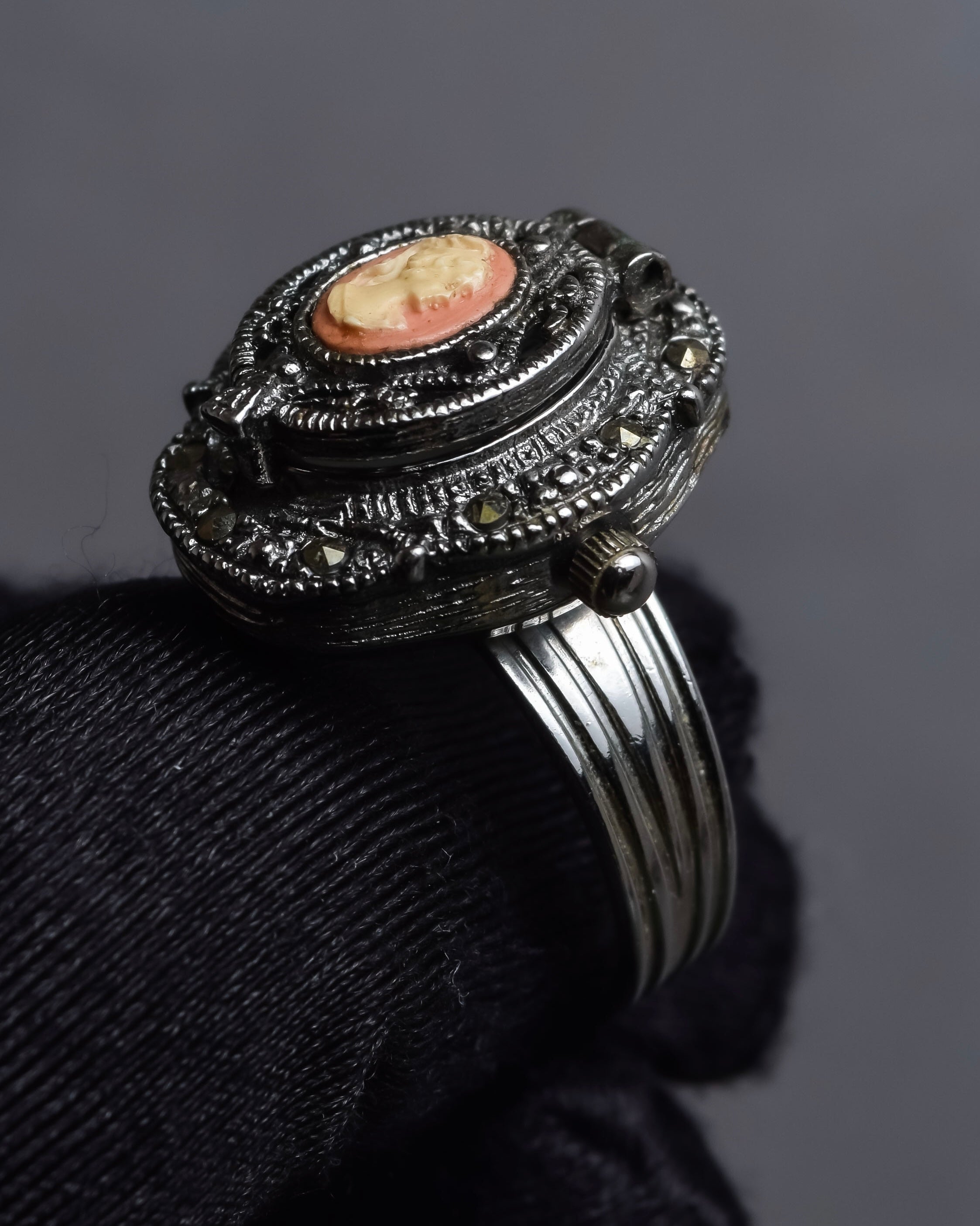 "Victorian cameo locket ring watch"