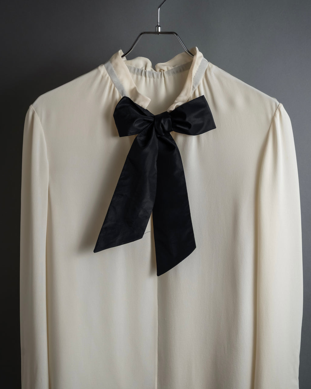 "VALENTINO" Gathered detail ribbon bow tie pullover