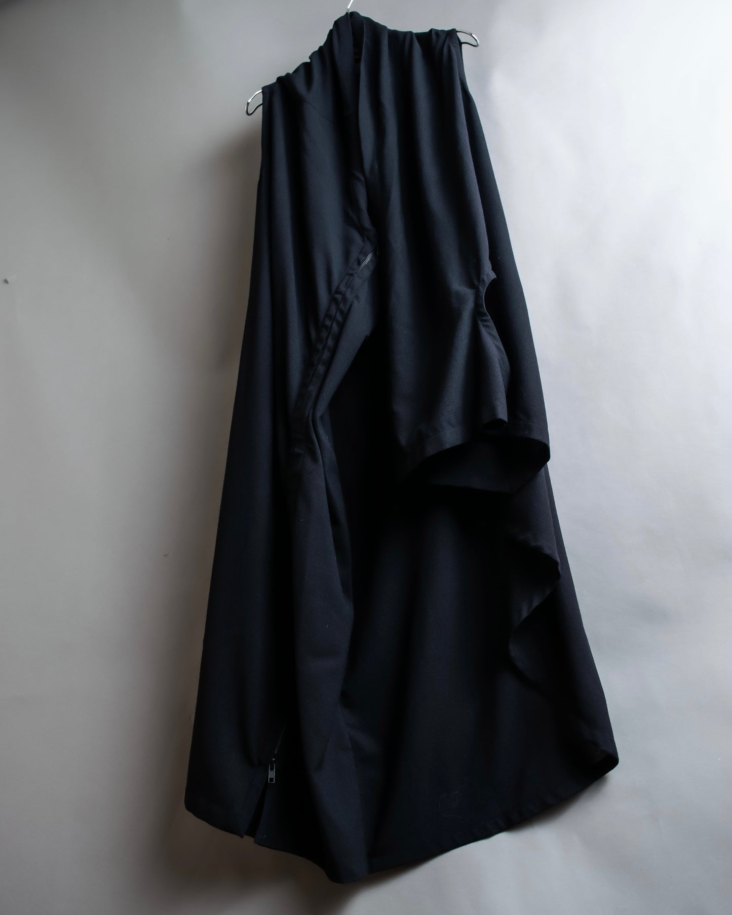 "ANN DEMEULEMEESTER" Cape draping docking design zipper sleeveless dress