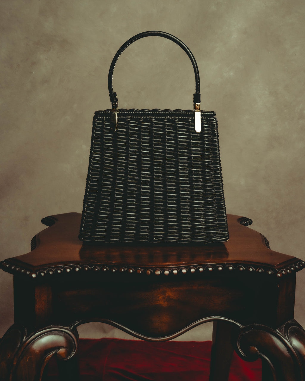 –SPECIAL– "Salvatore Ferragamo" 90's-00's Sculptural basket top-handle handbag