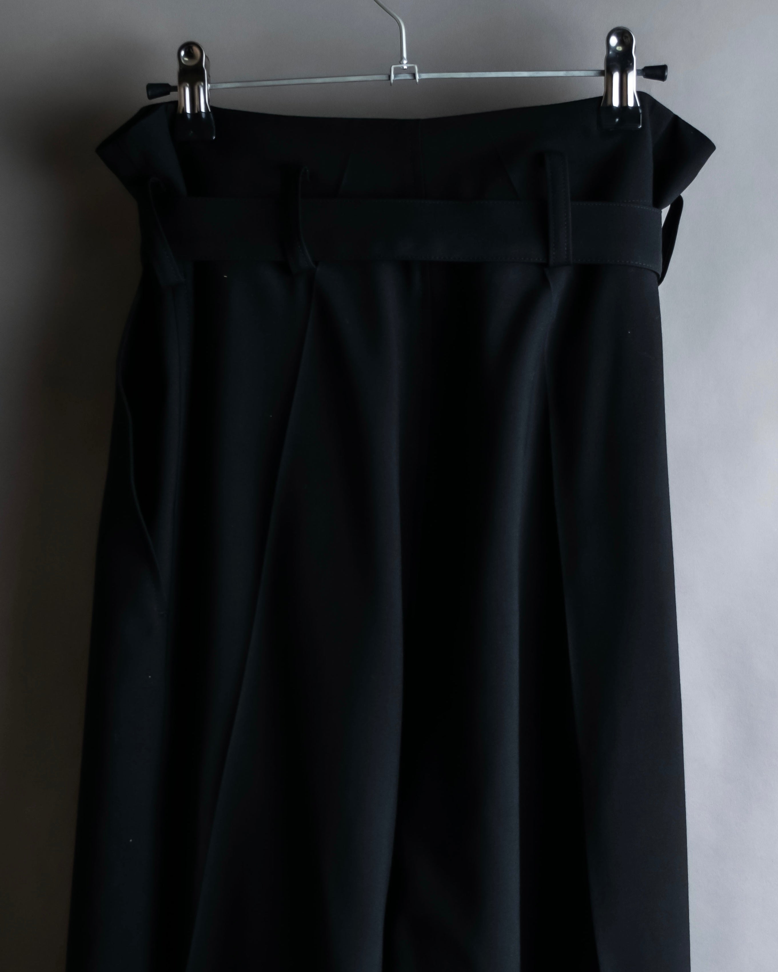 "YOHJI YAMAMOTO +NOIR" Asymmetrical slit sarouel slacks