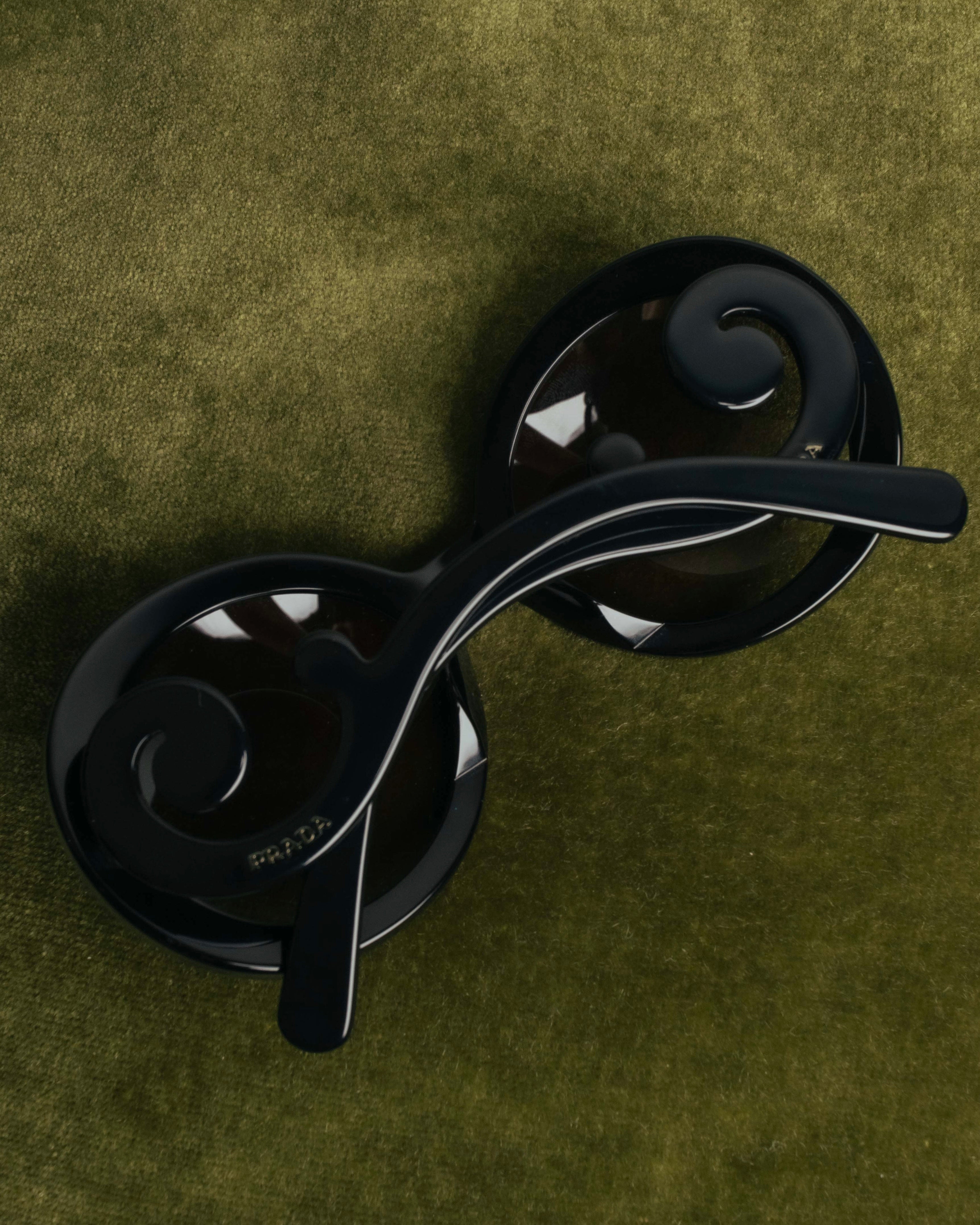 "PRADA" 10's Sculptural baroque sunglasses