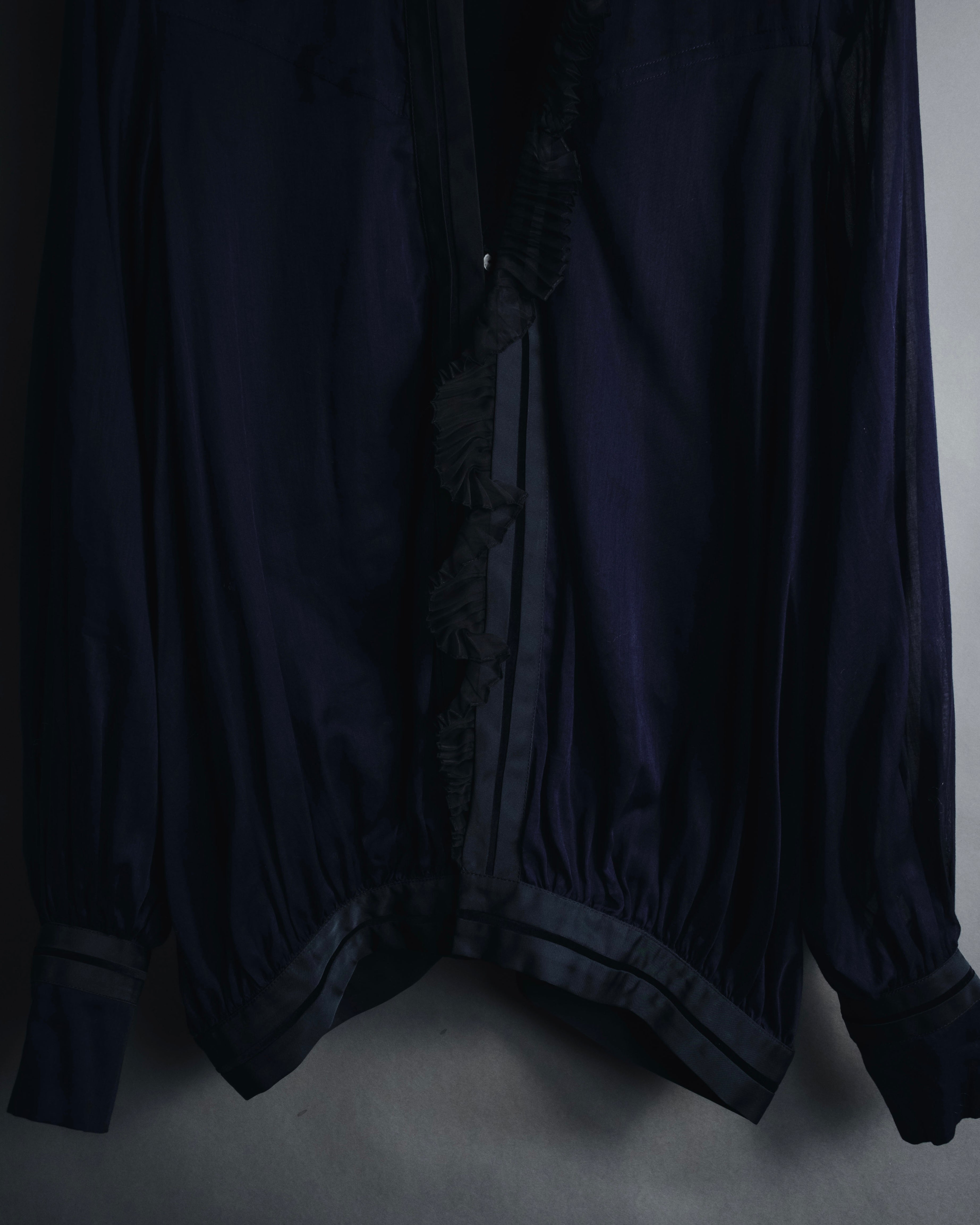 "GUCCI" 90’s-00’s military romantic ruffle blouse