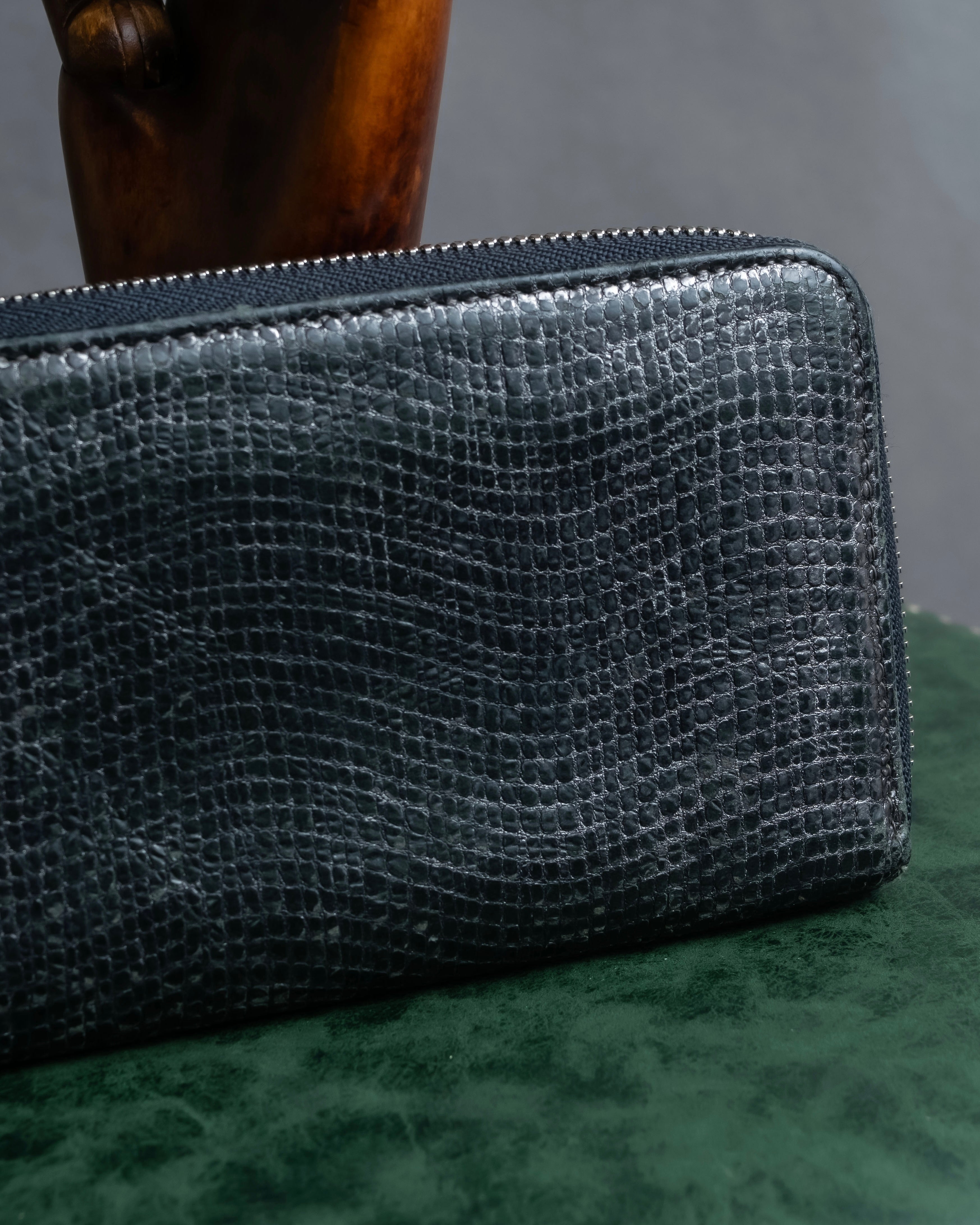 "MAISON MARGIELA" Lizard-embossed leather long wallet