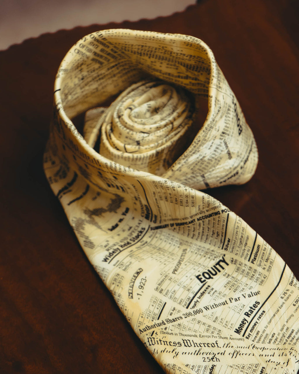 -MOOD MILLÉSIMES- 90’s-00’s financial newspaper print silk tie