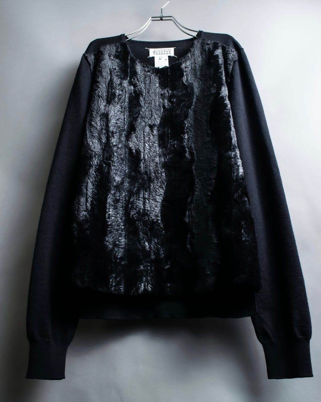 "MAISON MARGIELA"
Fur docking high gauge knit