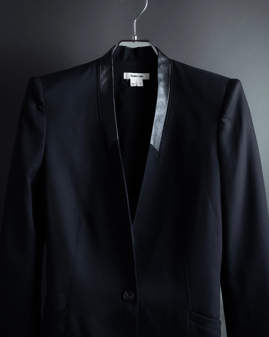 "HELMUT LANG" Leather lapel design, glossy jacket