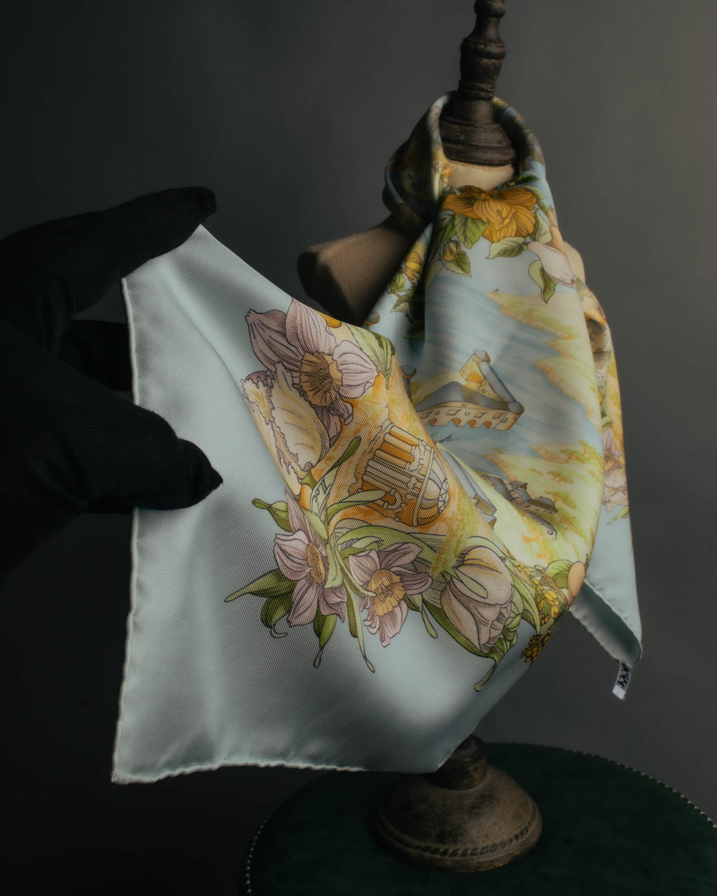 "HERMÈS" 00's Au pays de cocagne silk scarf