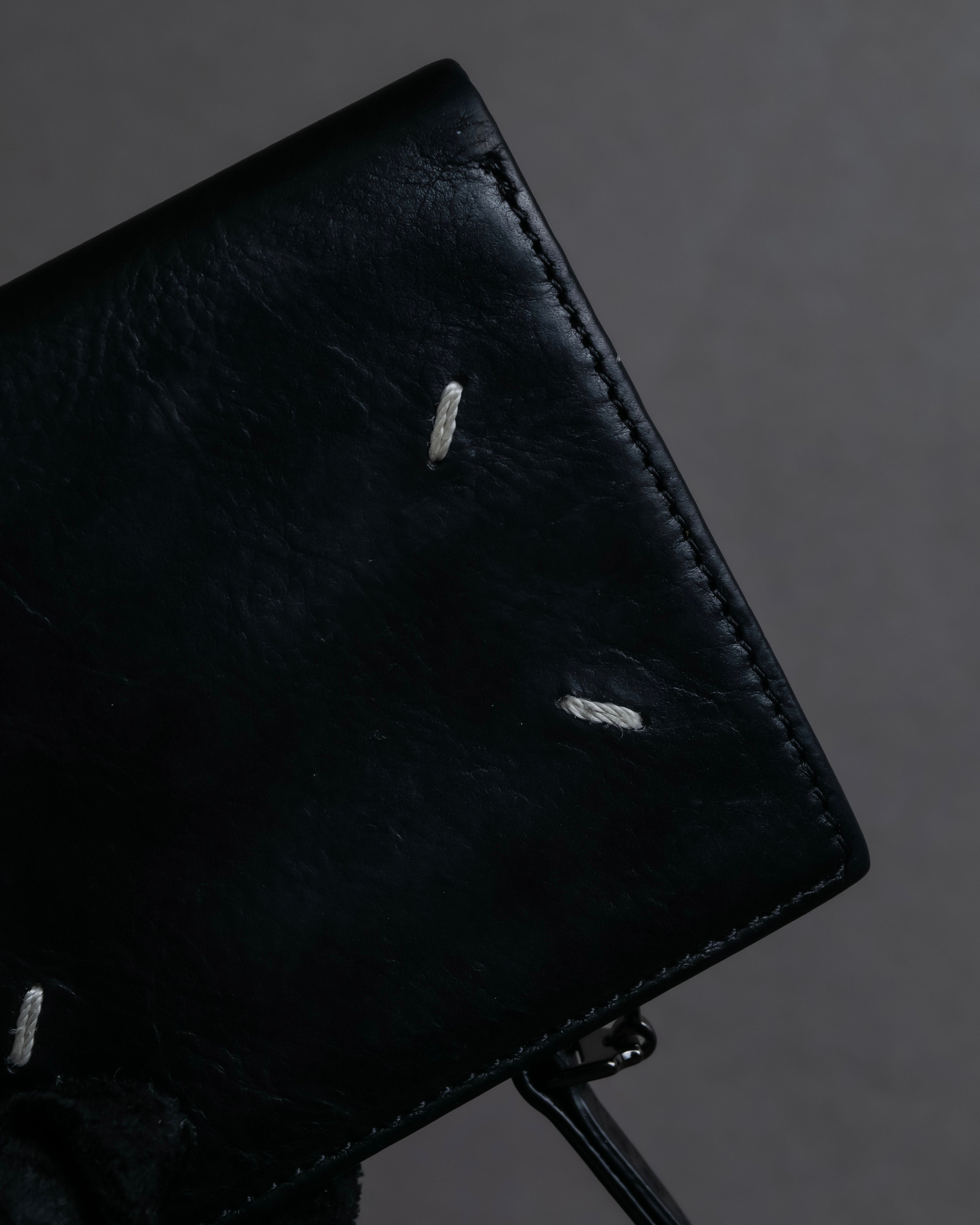 "MAISON MARGIELA" Anonymous stitch design bi-fold wallet