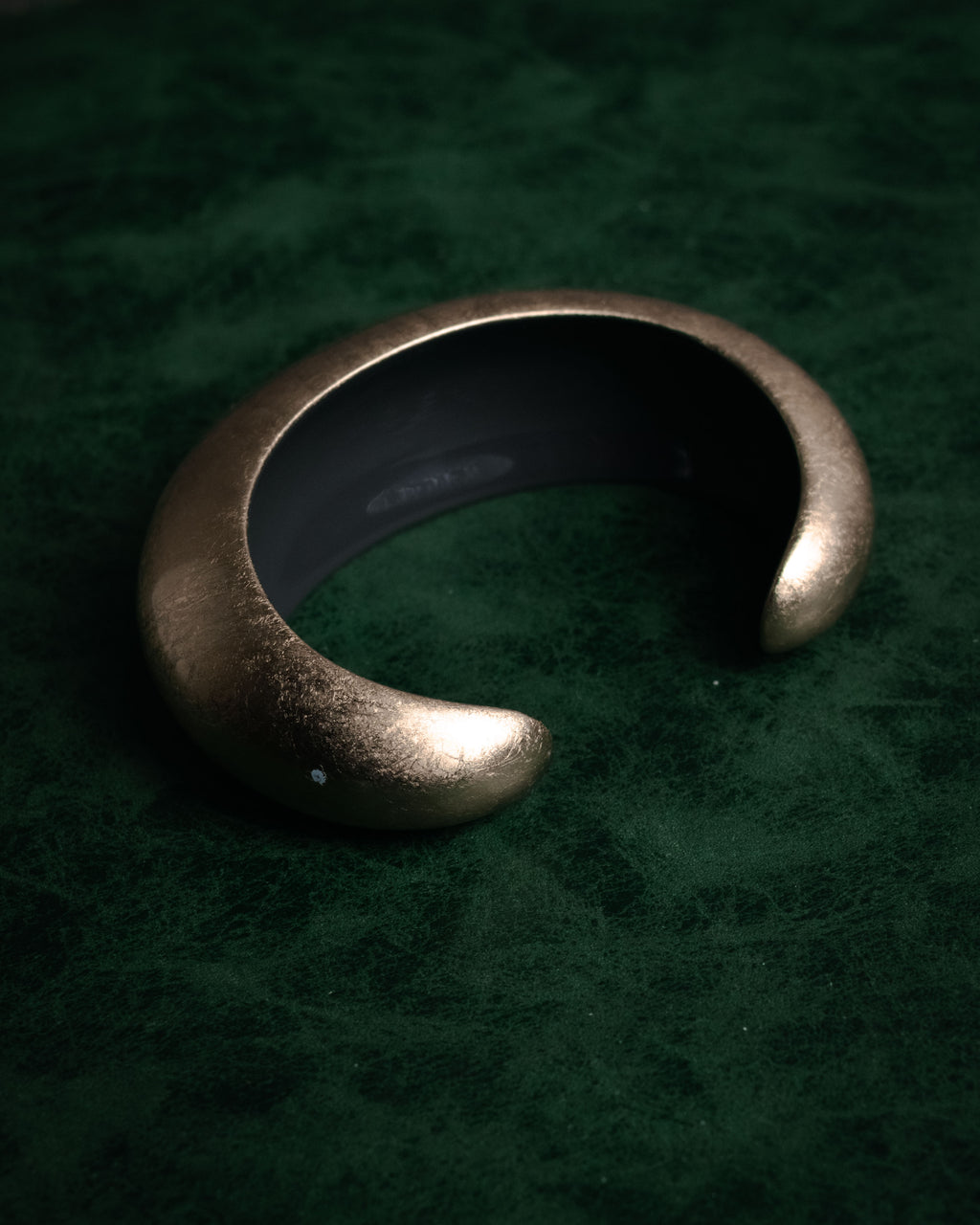 –SPECIAL– “HERMES” 00’s-10’s Lacquered wood open cuff