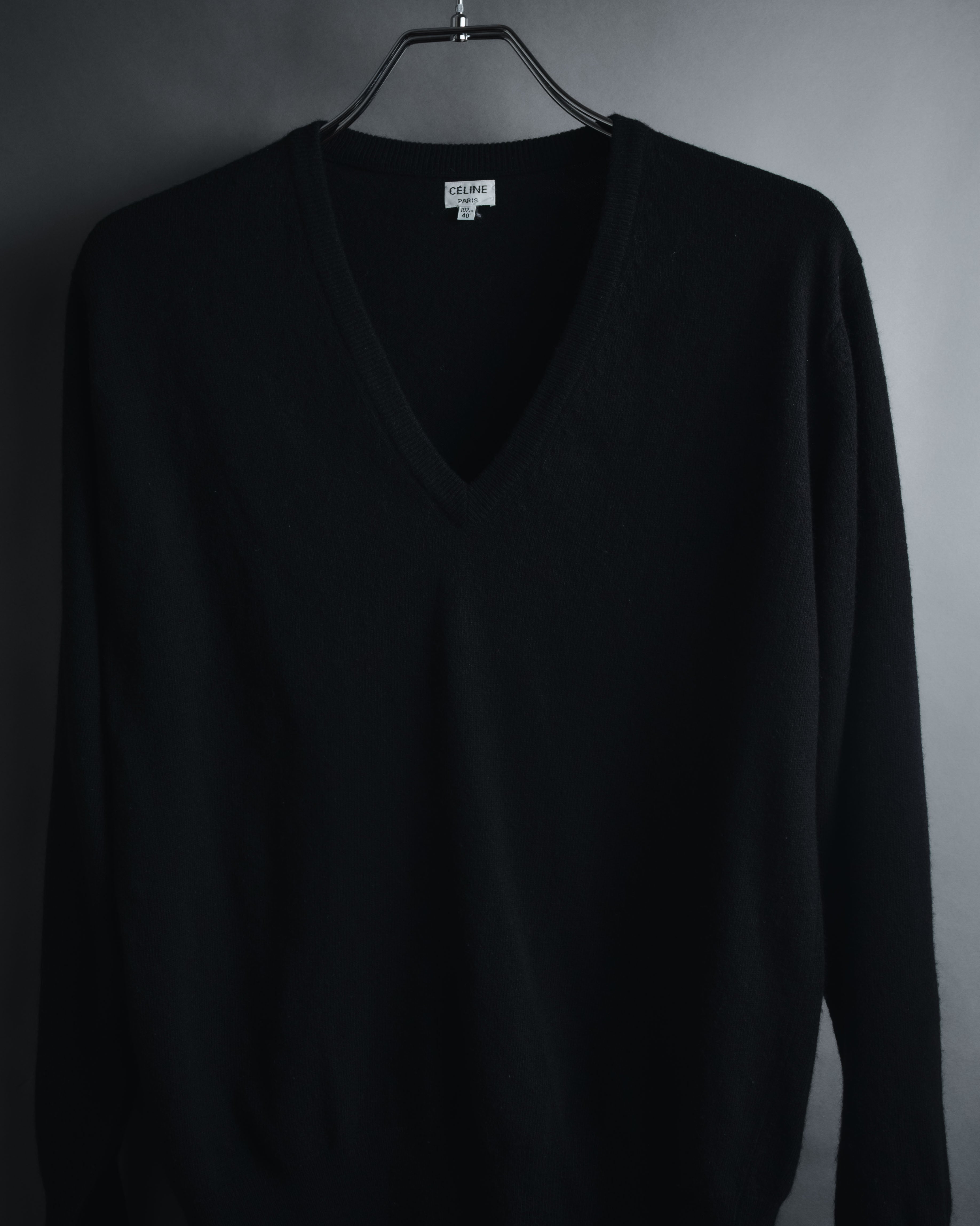 "CELINE" 90’s scottish cashmere v neck knit
