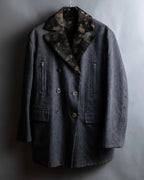 "tricot COMME des GARCONS" 
Double-breasted reversible fur tailored coat