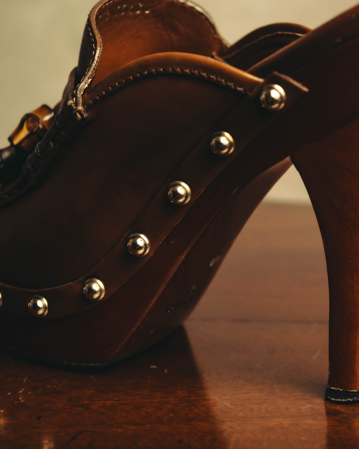 “GUCCI” 00’s Bamboo tassel studded platform mules