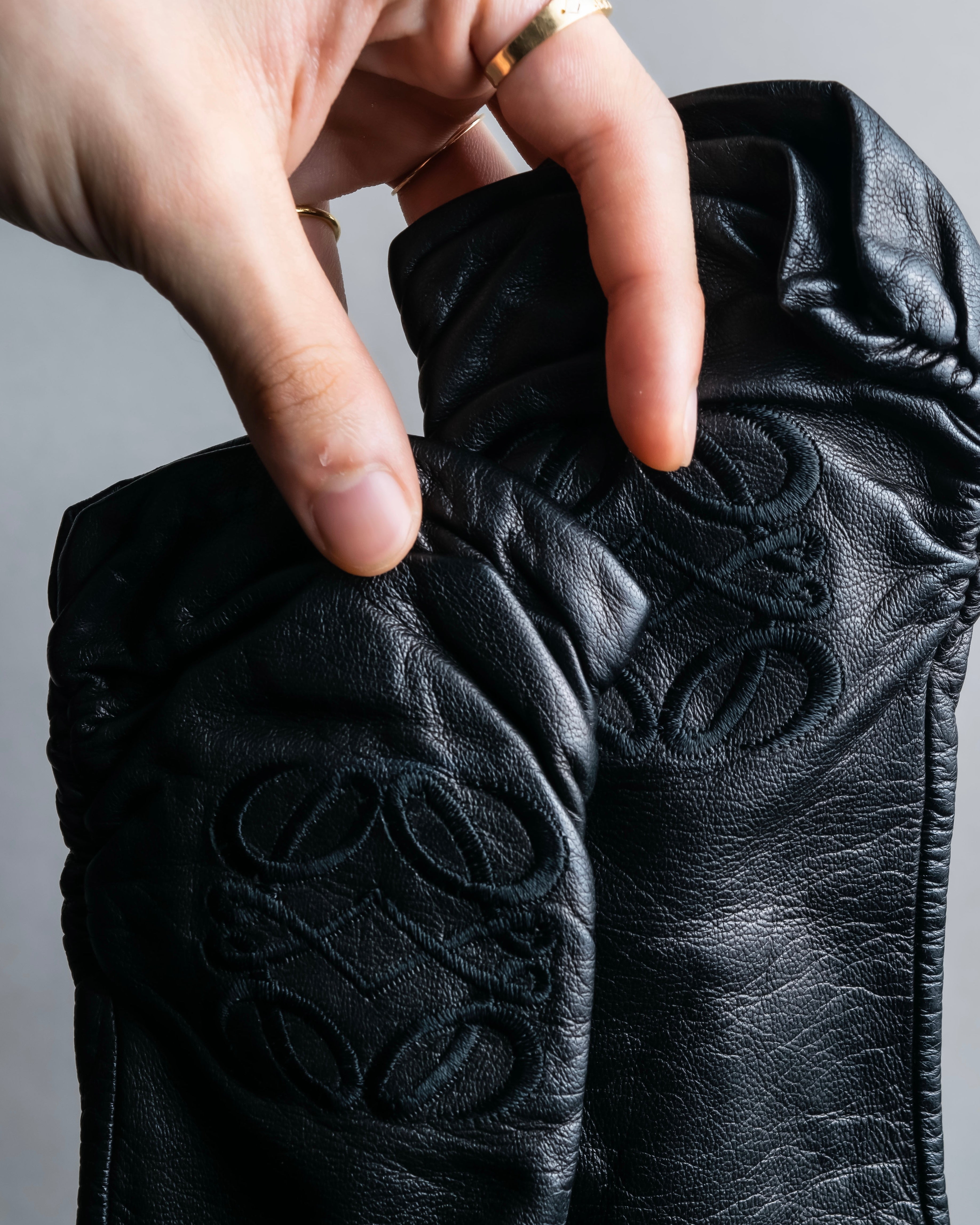 "LOEWE" Anagram logo engraved leather gloves
