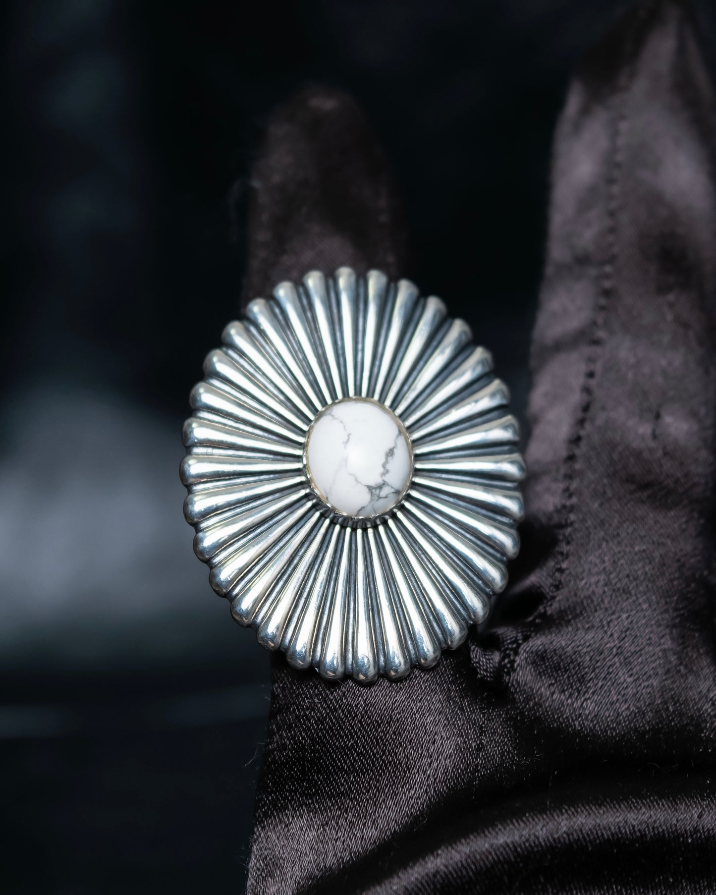 “Enasoluna”  Flower motif marble stone silver ring