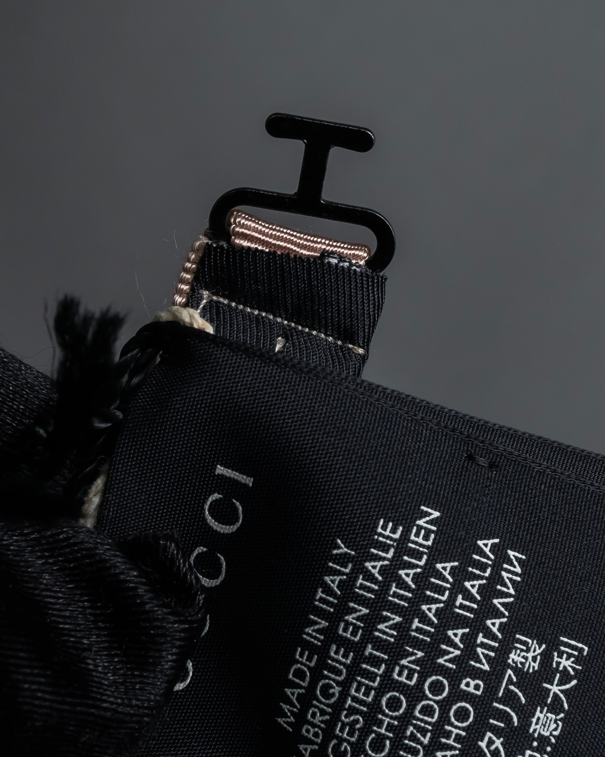 -MOOD Christmas Collections-
"GUCCI" Michele period delicate floral embroidered ribbon tie