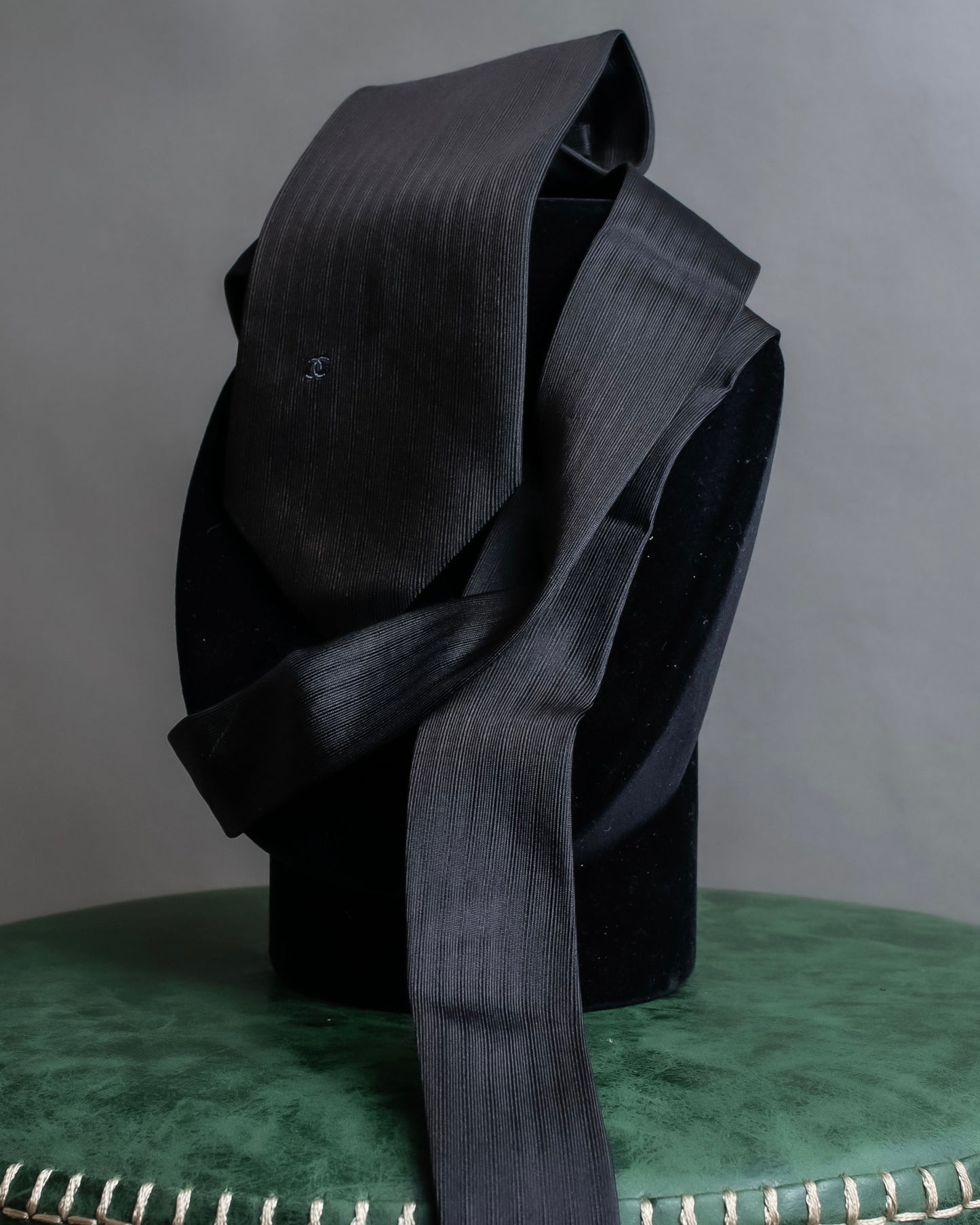 "CHANEL" 100% silk, shadow stripe pattern neck tie