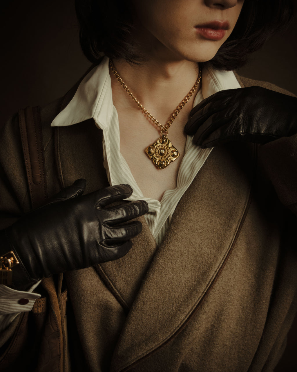 –SPECIAL– "CHANEL" 02SS Archival hammered-metal square medallion necklace