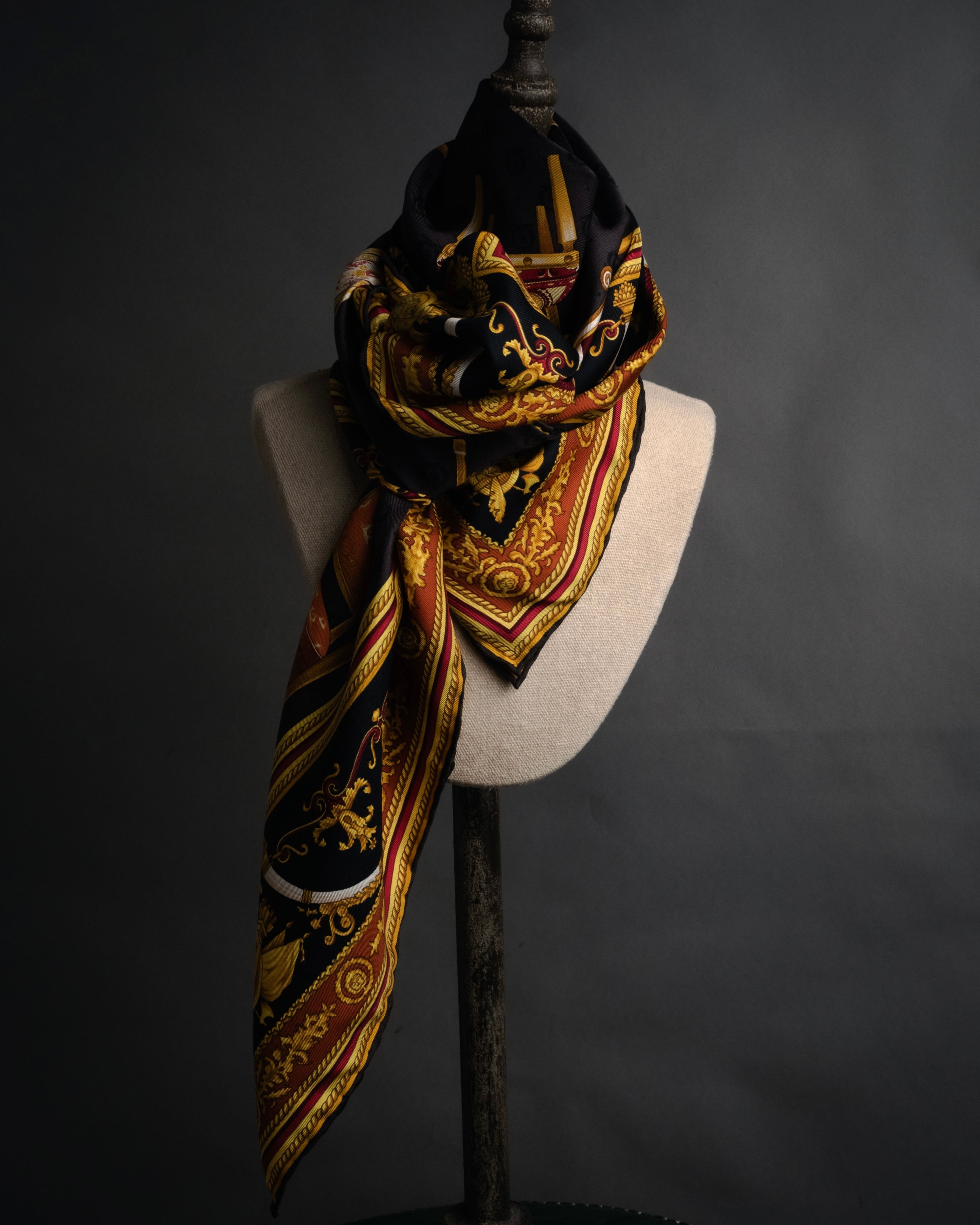 “GUCCI” 90’s-00’s Chair motif silk scarf