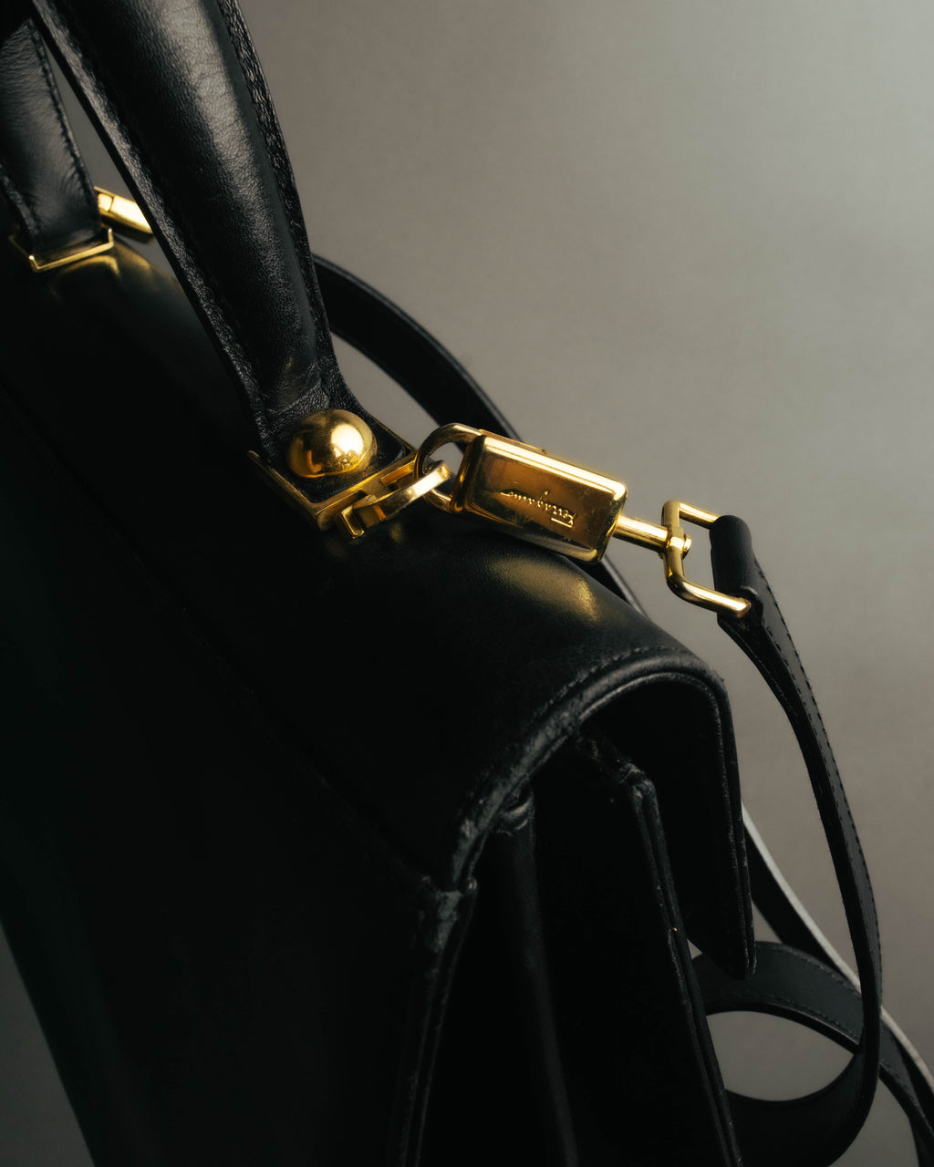 “Salvatore Ferragamo” 90’s-00’s Gancini leather top handle shoulder bag