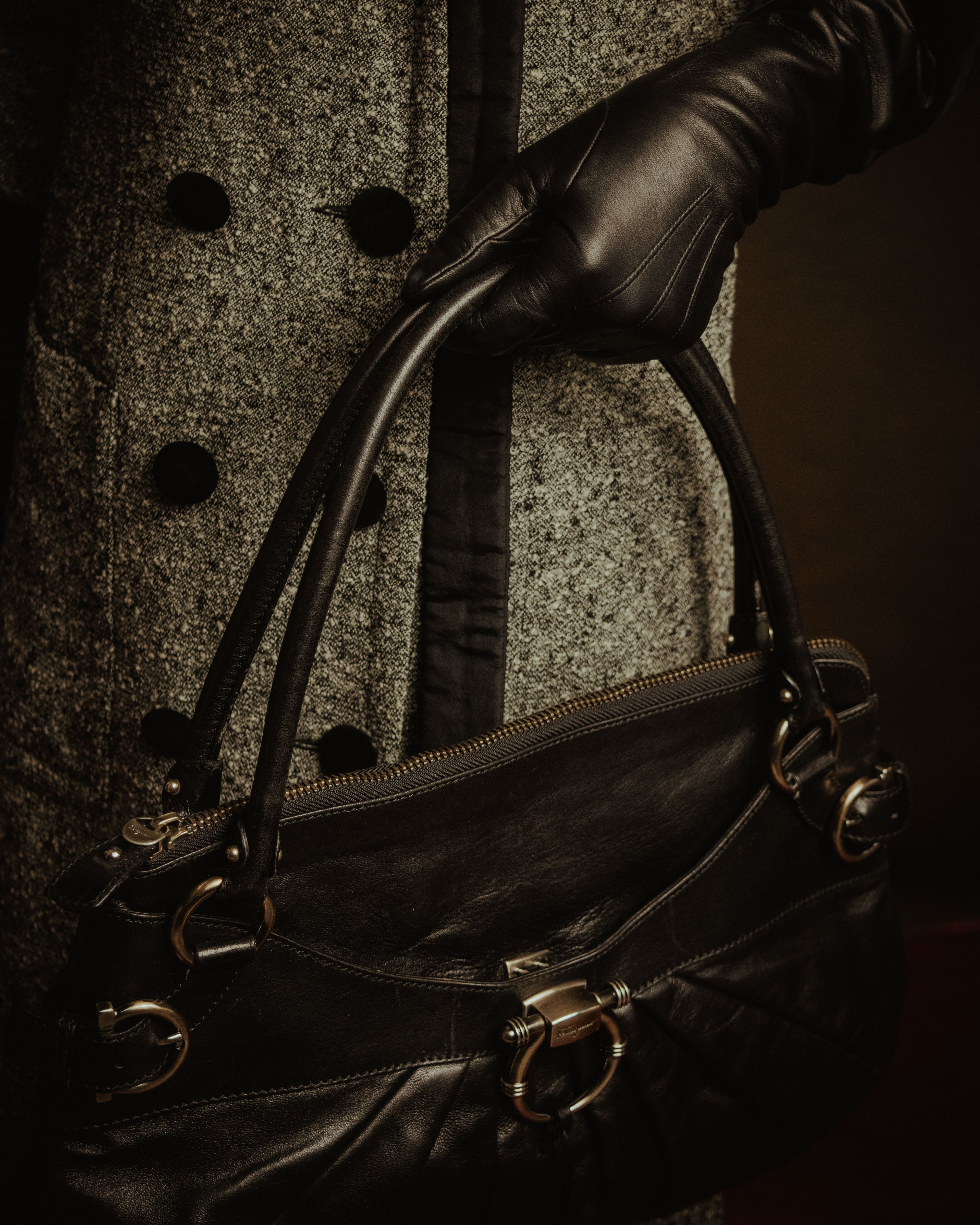 –SPECIAL– "Salvatore Ferragamo"
00’s-10’s Gathered nappa calf gancini handbag