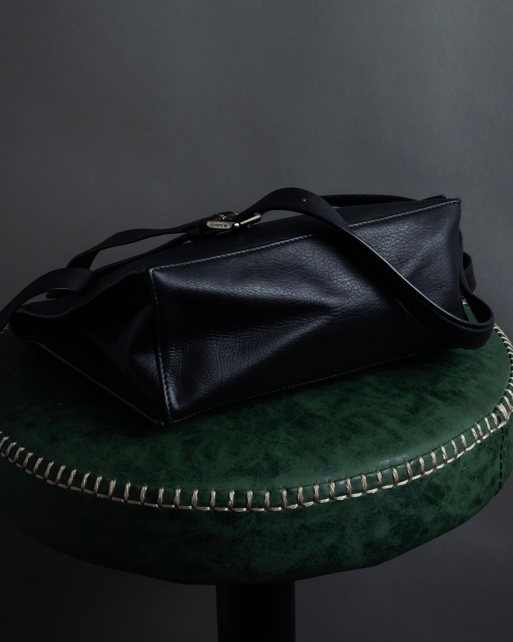 "JIL SANDER" Hill model gently curved leather shoulder bag